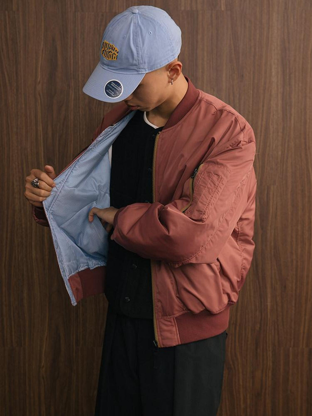 SUPERTOFU Warm Thick Salmon Striped Baseball Collar Cuffed Sleeves Unisex Bomber Jackets