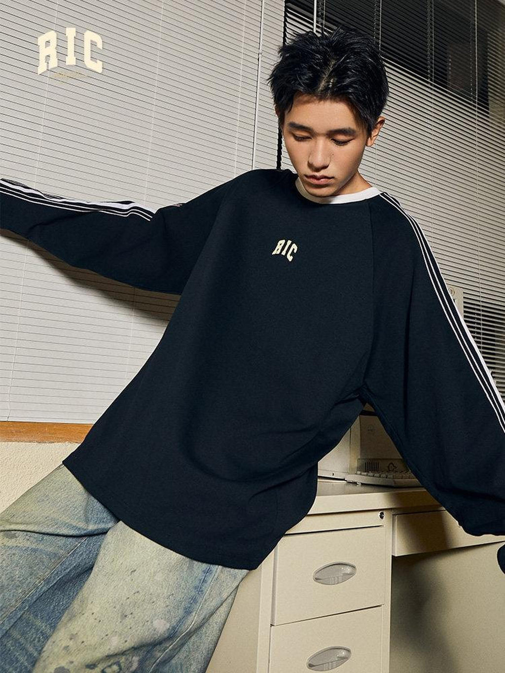 RickyisClown Retro Chain Stitch Embroidered Webbing Colorblock Men's Long Sleeve T-shirts