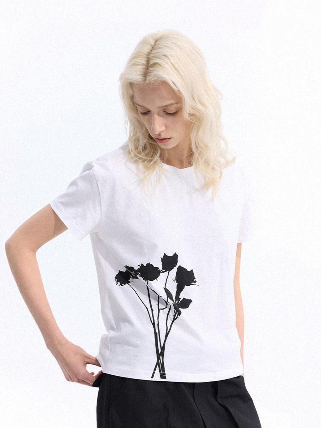 Dream Band White Floral Slim Fit Round Neck Women's Cotton Short Sleeve T-shirts