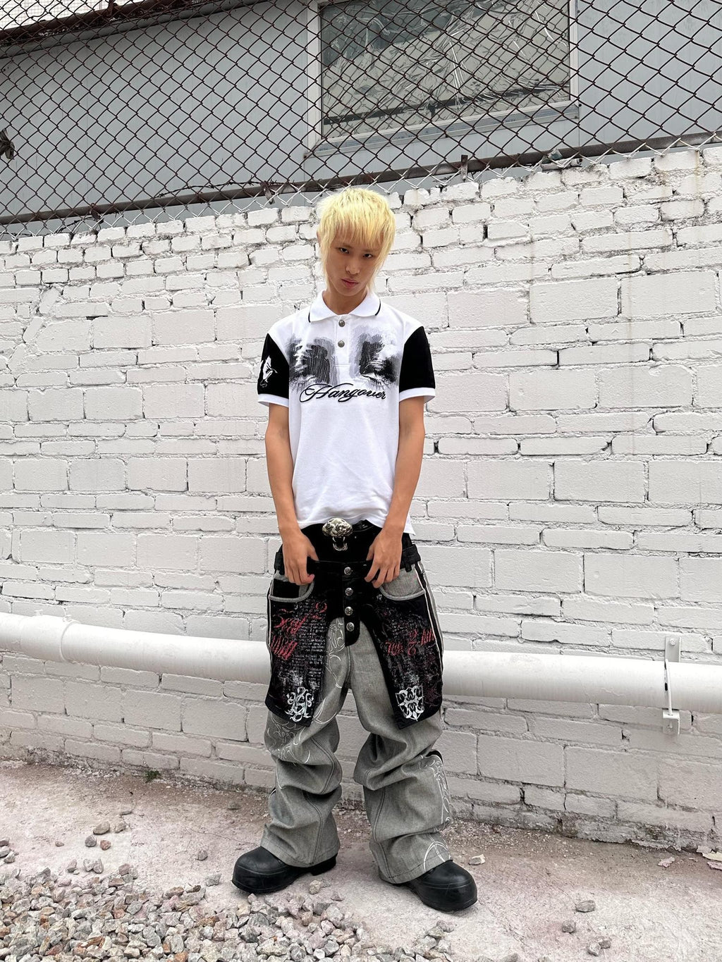 HAS2SONS Black White Contrast Eye Print Shoulder Colorblock Women's Classic Polos