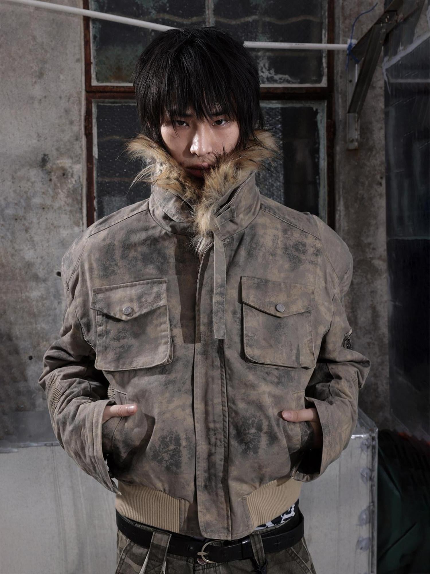 HAS2SONS Desert Camo Cropped Padded Shoulders Detachable Fur Collar Women's Field Jackets