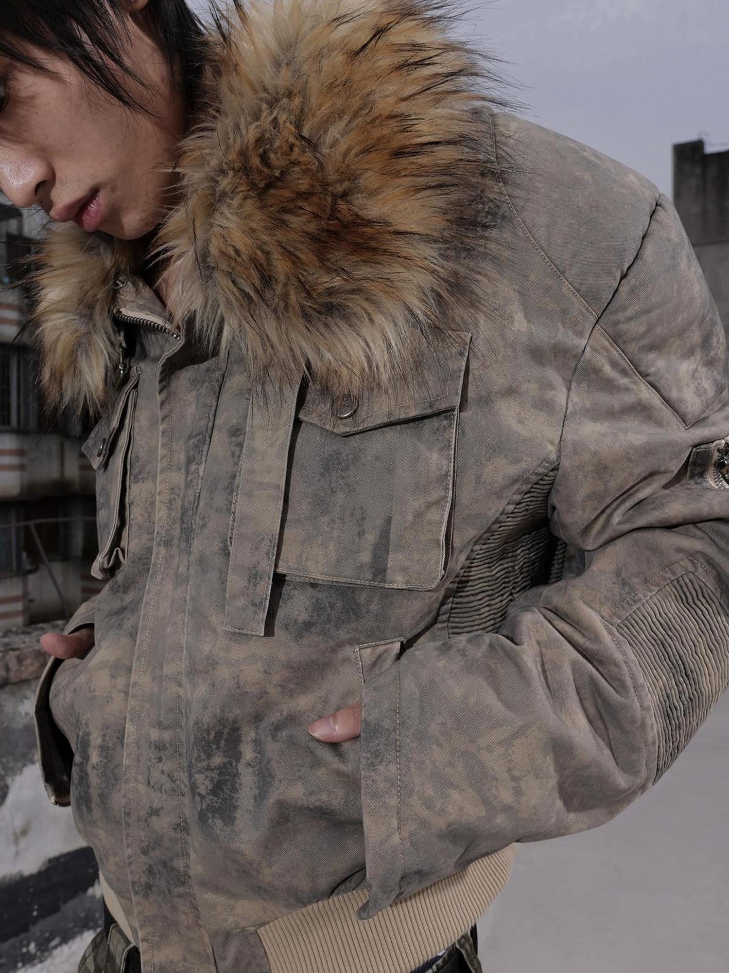 HAS2SONS Desert Camo Cropped Padded Shoulders Detachable Fur Collar Women's Field Jackets