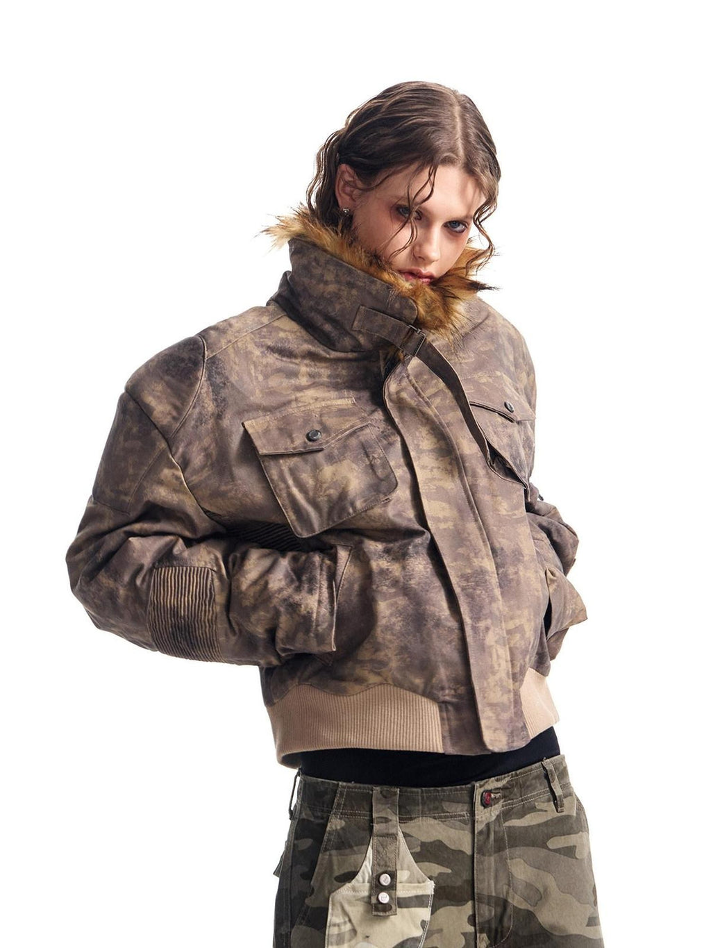 HAS2SONS Desert Camo Cropped Padded Shoulders Detachable Fur Collar Women's Field Jackets
