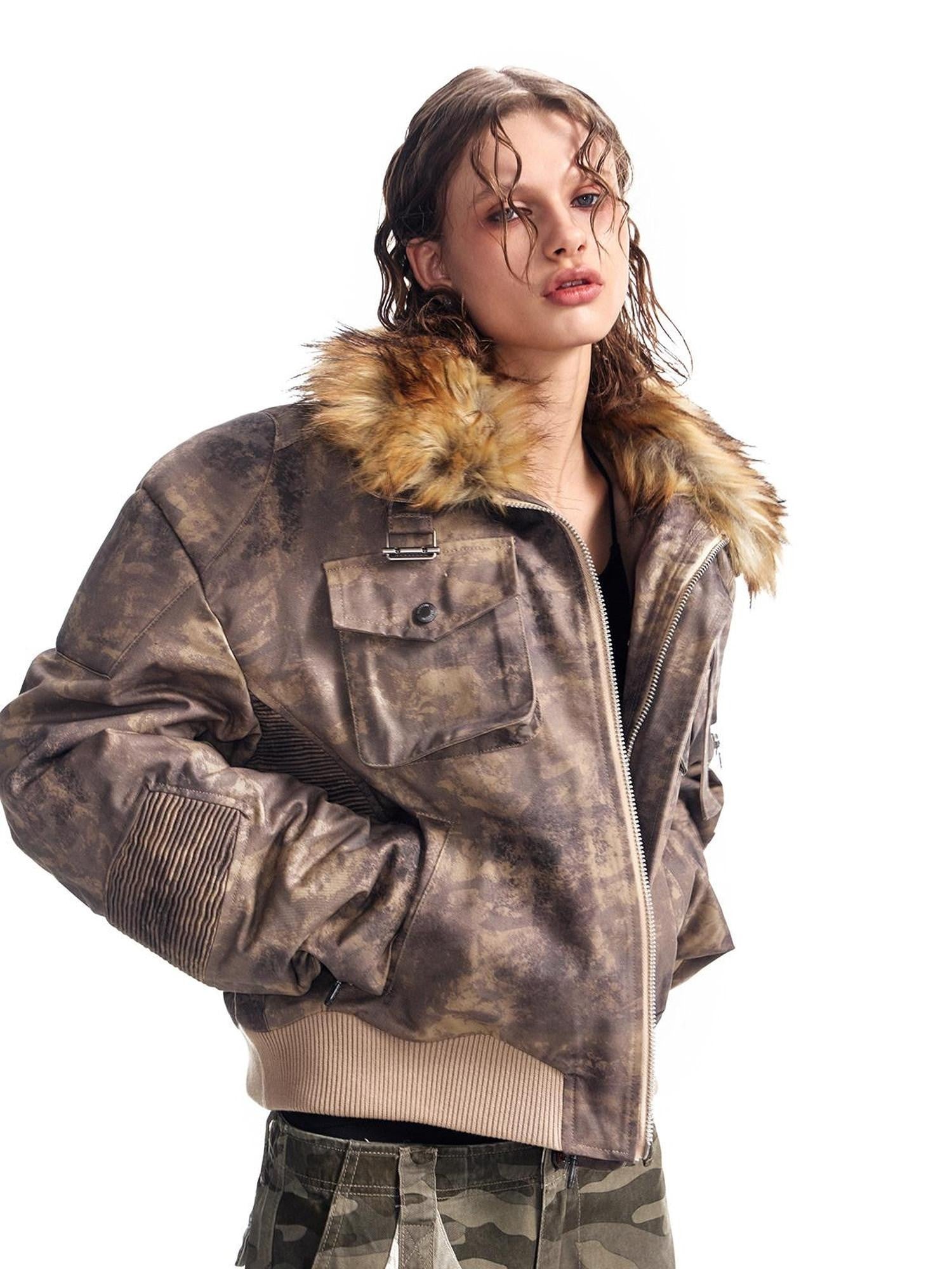 HAS2SONS Desert Camo Cropped Padded Shoulders Detachable Fur Collar Women's Field Jackets