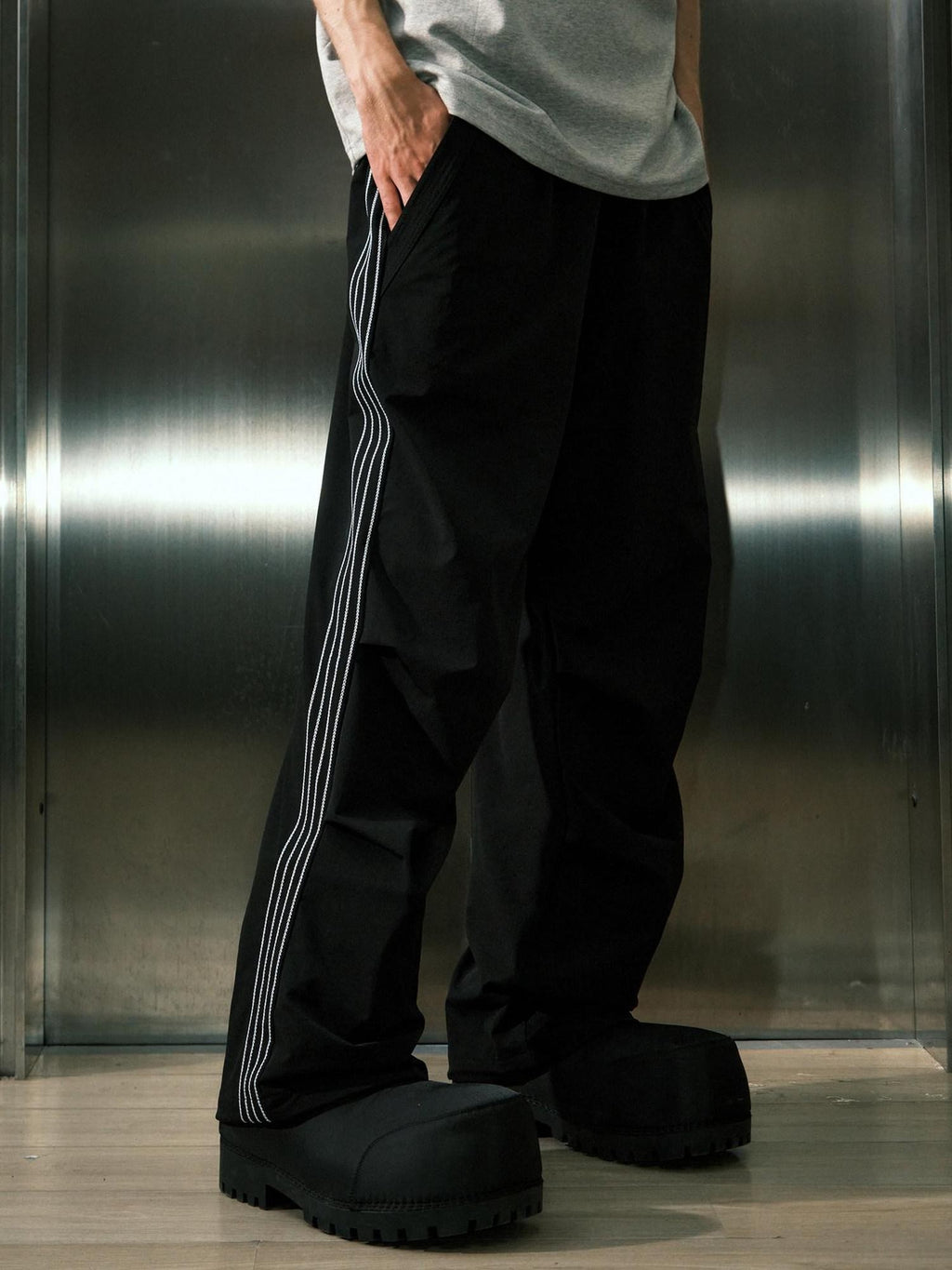 RickyisClown Black Sporty Parachute Loose Men's Nylon Spandex Straight-leg Pants
