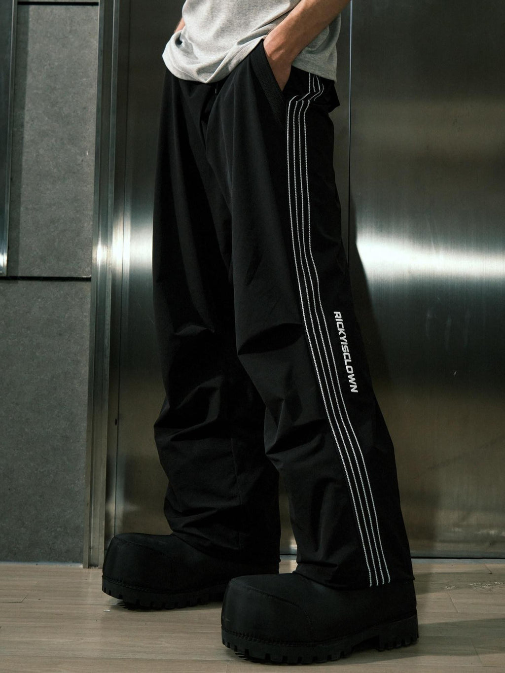 RickyisClown Black Sporty Parachute Loose Men's Nylon Spandex Straight-leg Pants