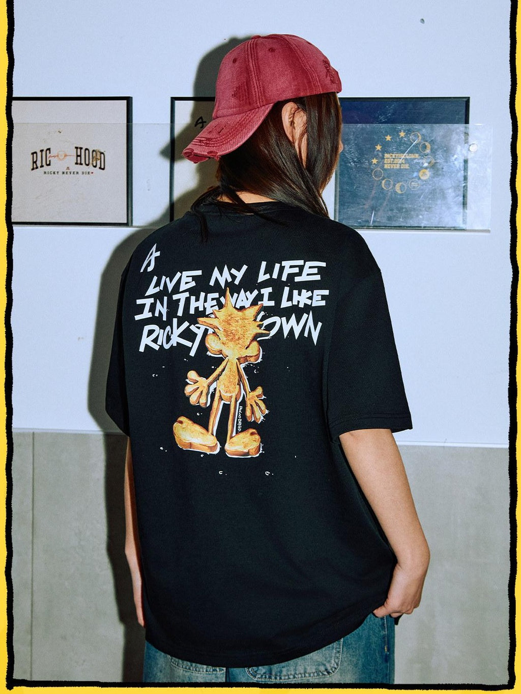 RickyisClown Cartoon Pineapple Playful Embroidered Loose Fit Men's Short Sleeve T-shirts