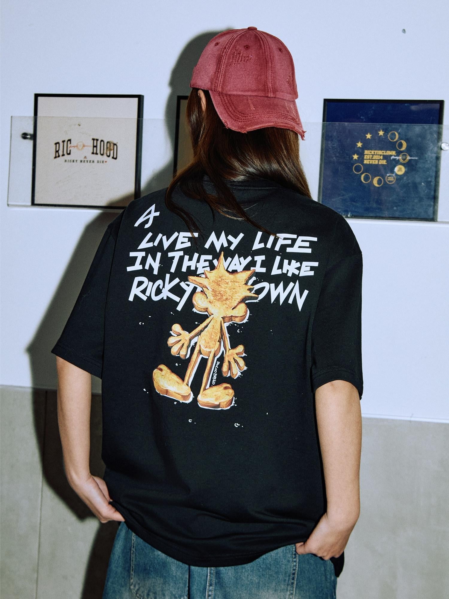 RickyisClown Cartoon Pineapple Playful Embroidered Loose Fit Men's Short Sleeve T-shirts