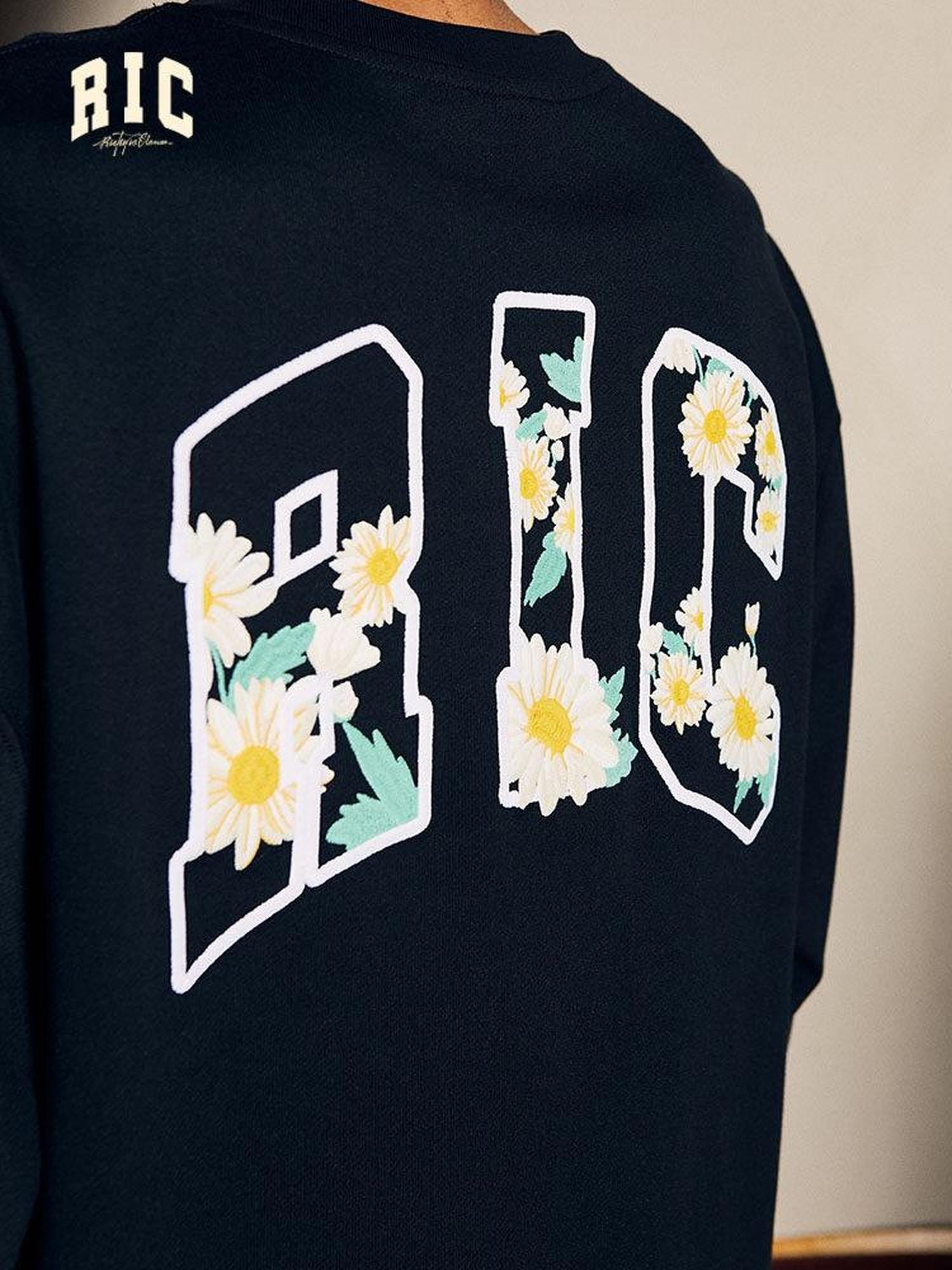 RickyisClown Daisy Embroidered Crew Neck Loose Fit Men's Cotton Blend Long Sleeve T-shirts