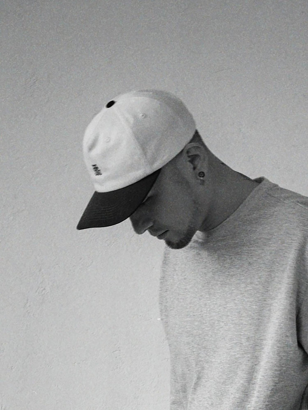 SUPERTOFU Adjustable Vintage Stitched Trucker Unisex Casual Cotton Logo Black White Hats
