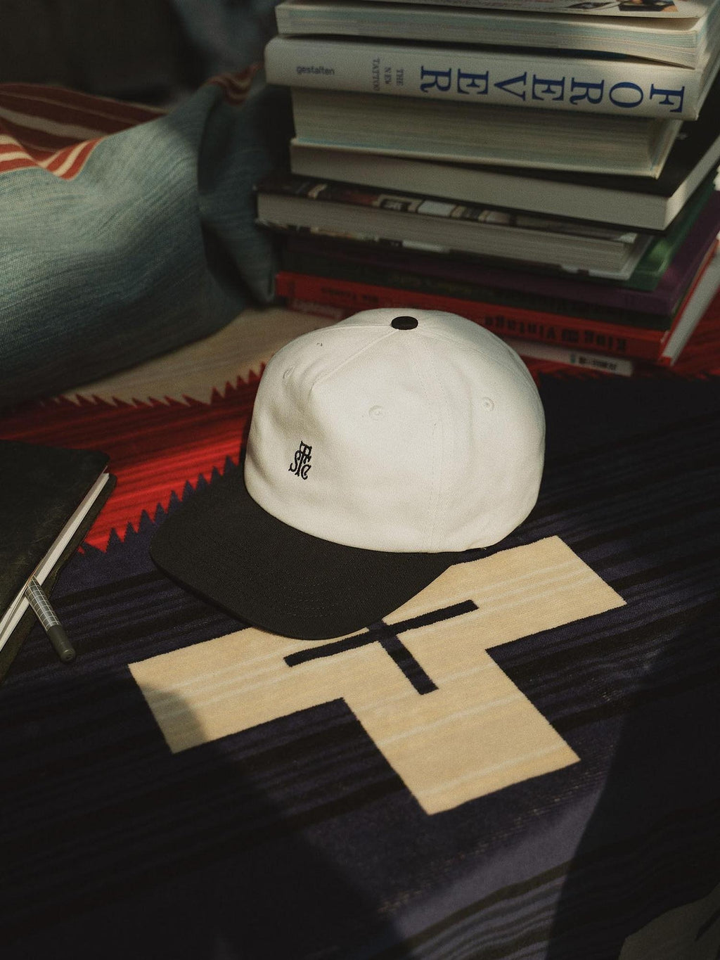 SUPERTOFU Adjustable Vintage Stitched Trucker Unisex Casual Cotton Logo Black White Hats