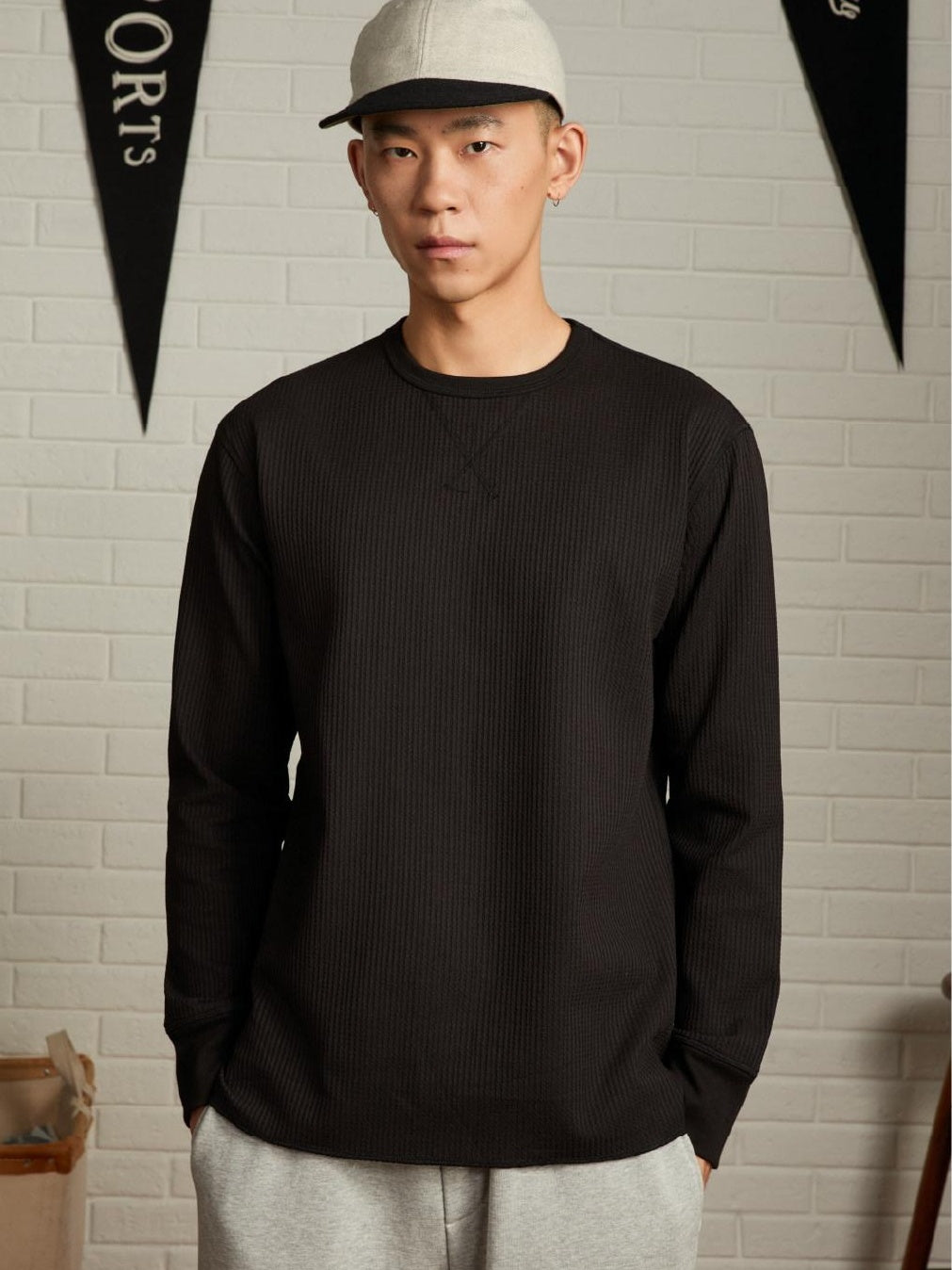 SUPERTOFU Breathable Polyester Japanese Round Neck Unisex Solid Black Long Sleeve T-Shirts
