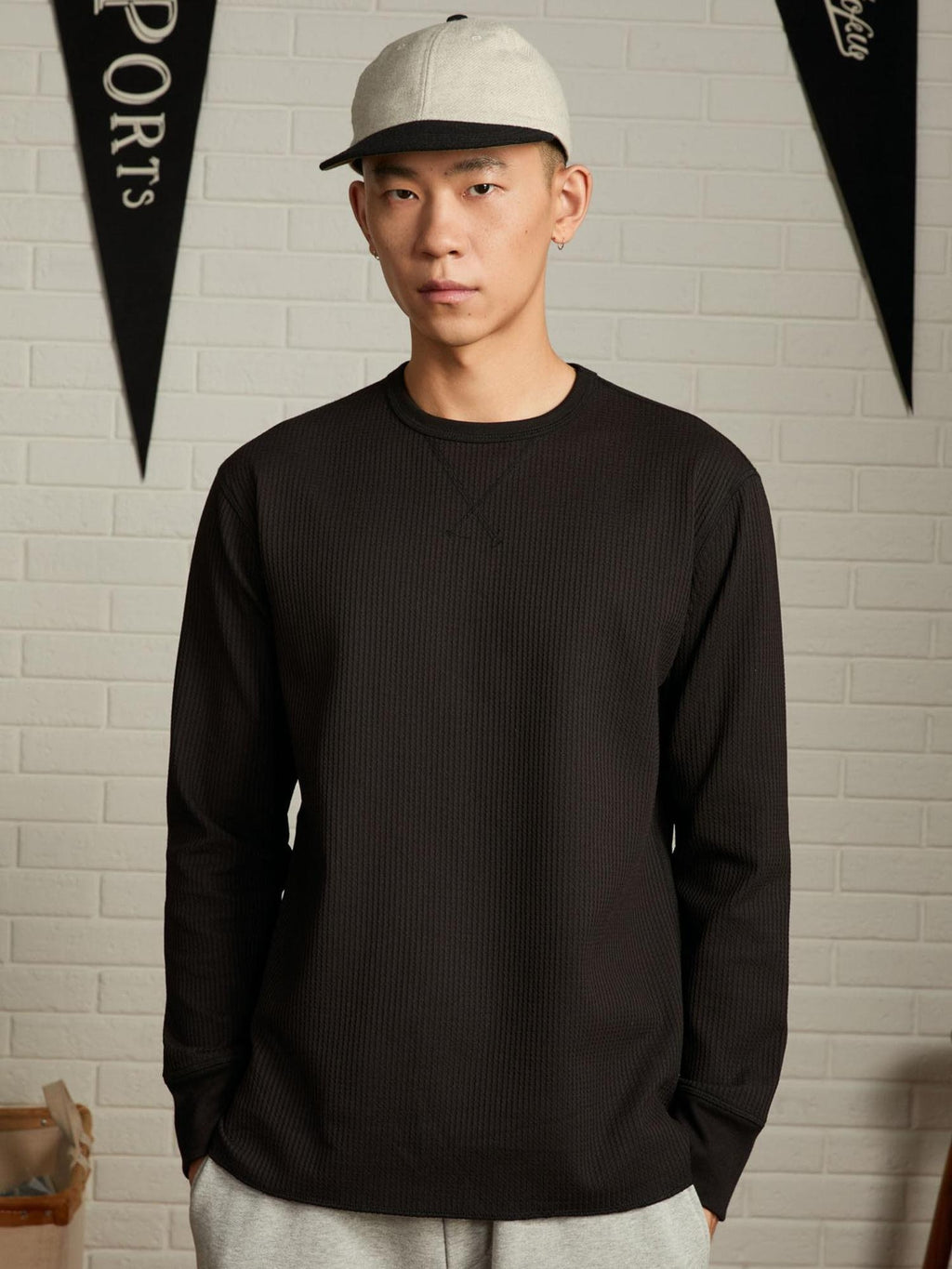 SUPERTOFU Breathable Polyester Japanese Round Neck Unisex Solid Black Long Sleeve T-Shirts