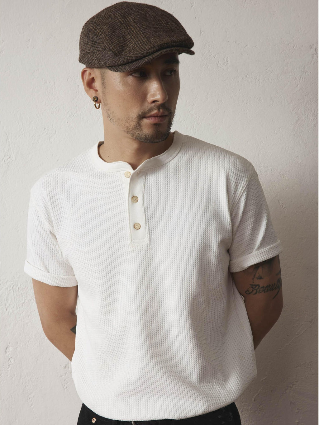 SUPERTOFU Breathable Vintage Henley Relaxed Fit Unisex Solid Poly Short Sleeve T-Shirts