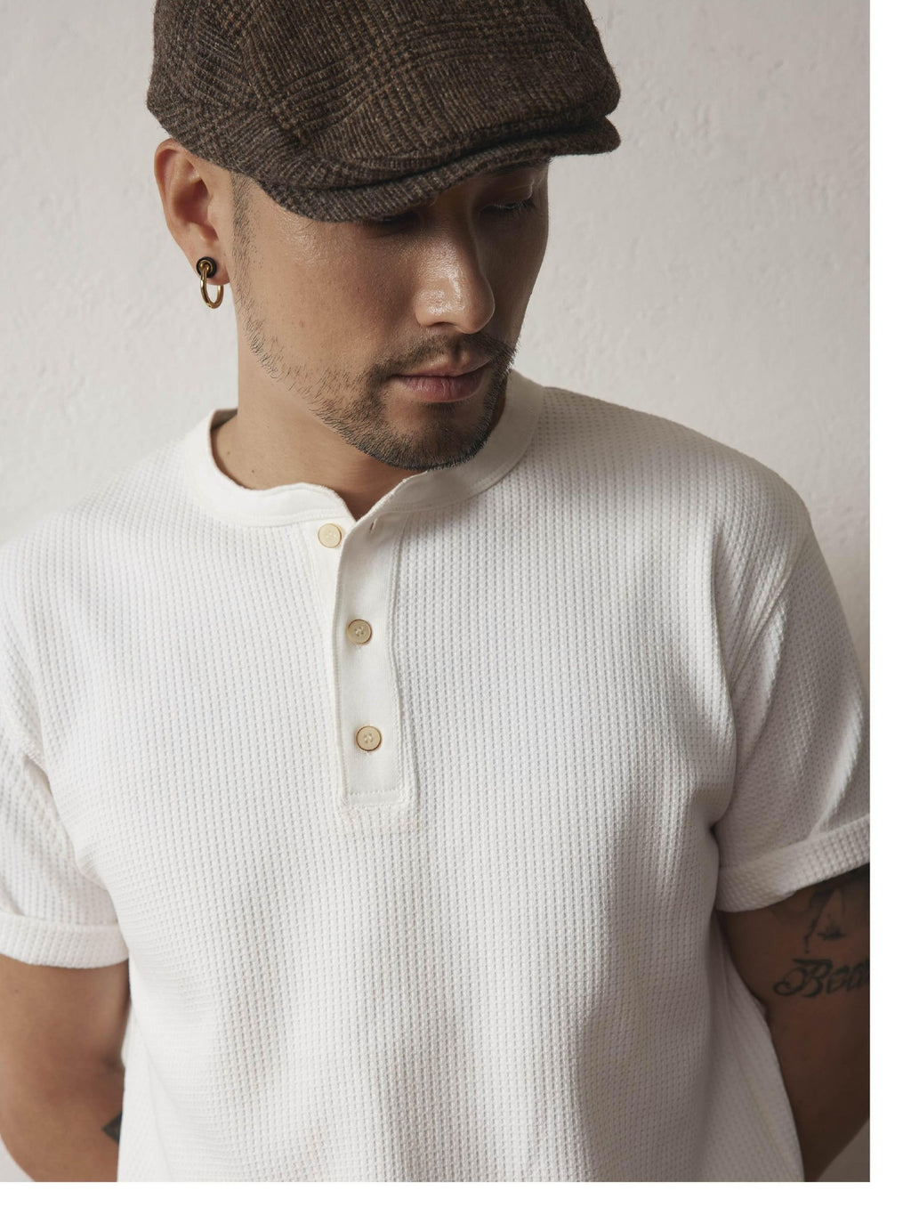 SUPERTOFU Breathable Vintage Henley Relaxed Fit Unisex Solid Poly Short Sleeve T-Shirts