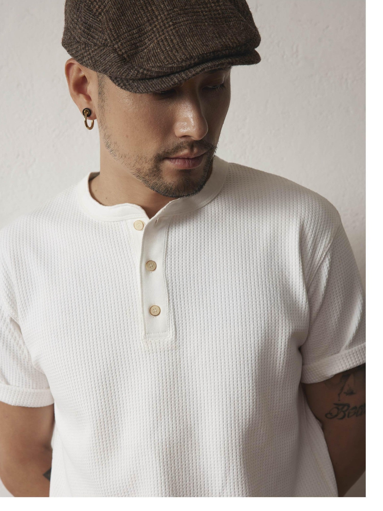 SUPERTOFU Breathable Vintage Henley Relaxed Fit Unisex Solid Poly Short Sleeve T-Shirts