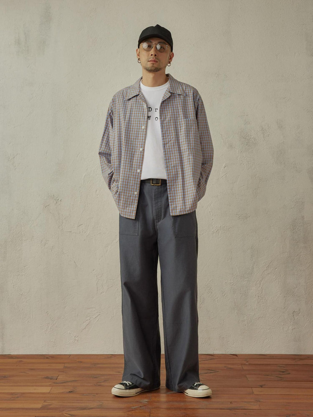 SUPERTOFU Distressed Vintage Mid Rise Cotton Unisex Solid Deep Gray Straight Pants
