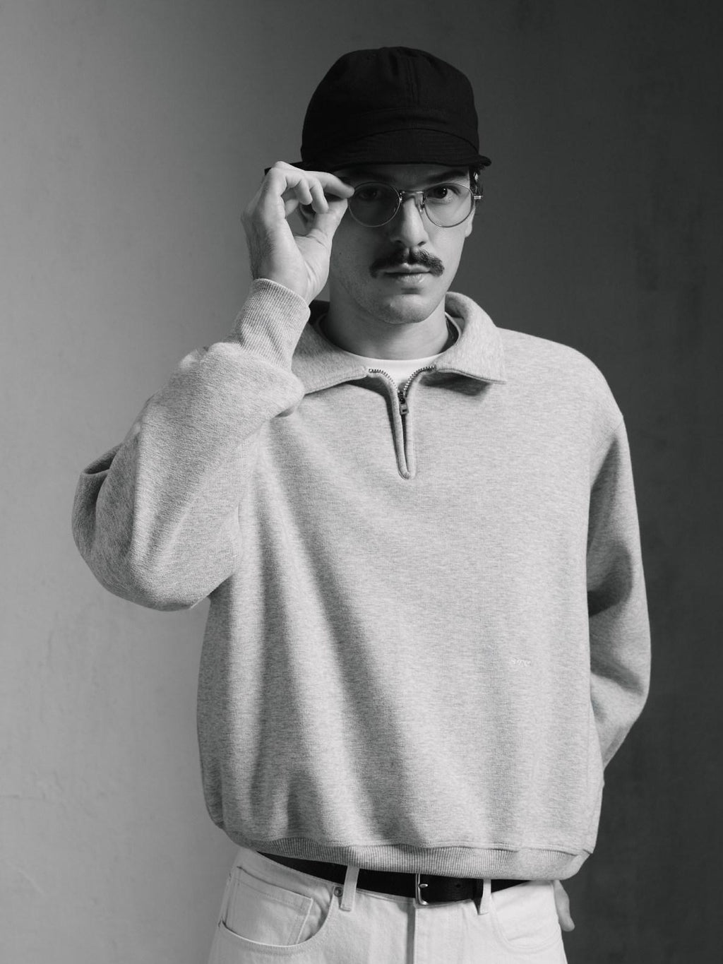SUPERTOFU Fleece Lined Loose Fit Half Zip Turn Down Collar Unisex Cotton Blend Sweatshirts