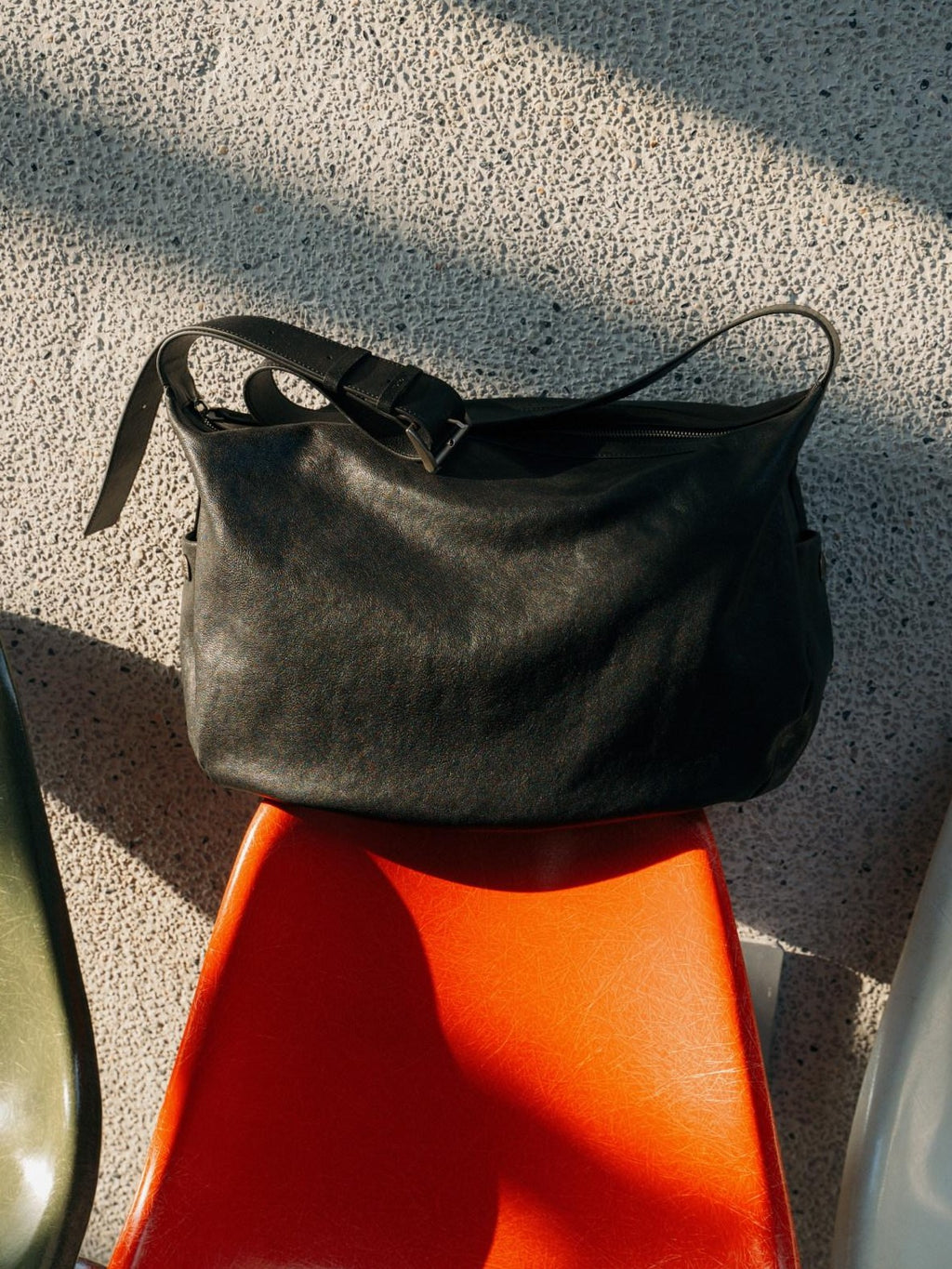 SUPERTOFU Genuine Cowhide Leather Sleek Minimalist Crossbody For Everyday Black Bags