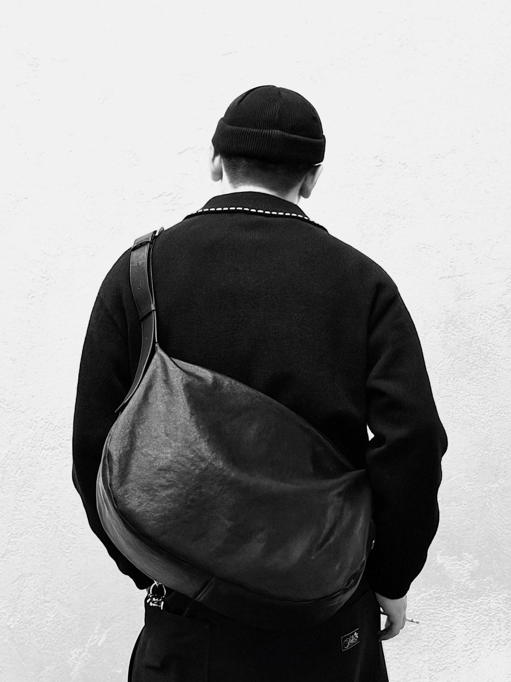SUPERTOFU Genuine Cowhide Leather Sleek Minimalist Crossbody For Everyday Black Bags