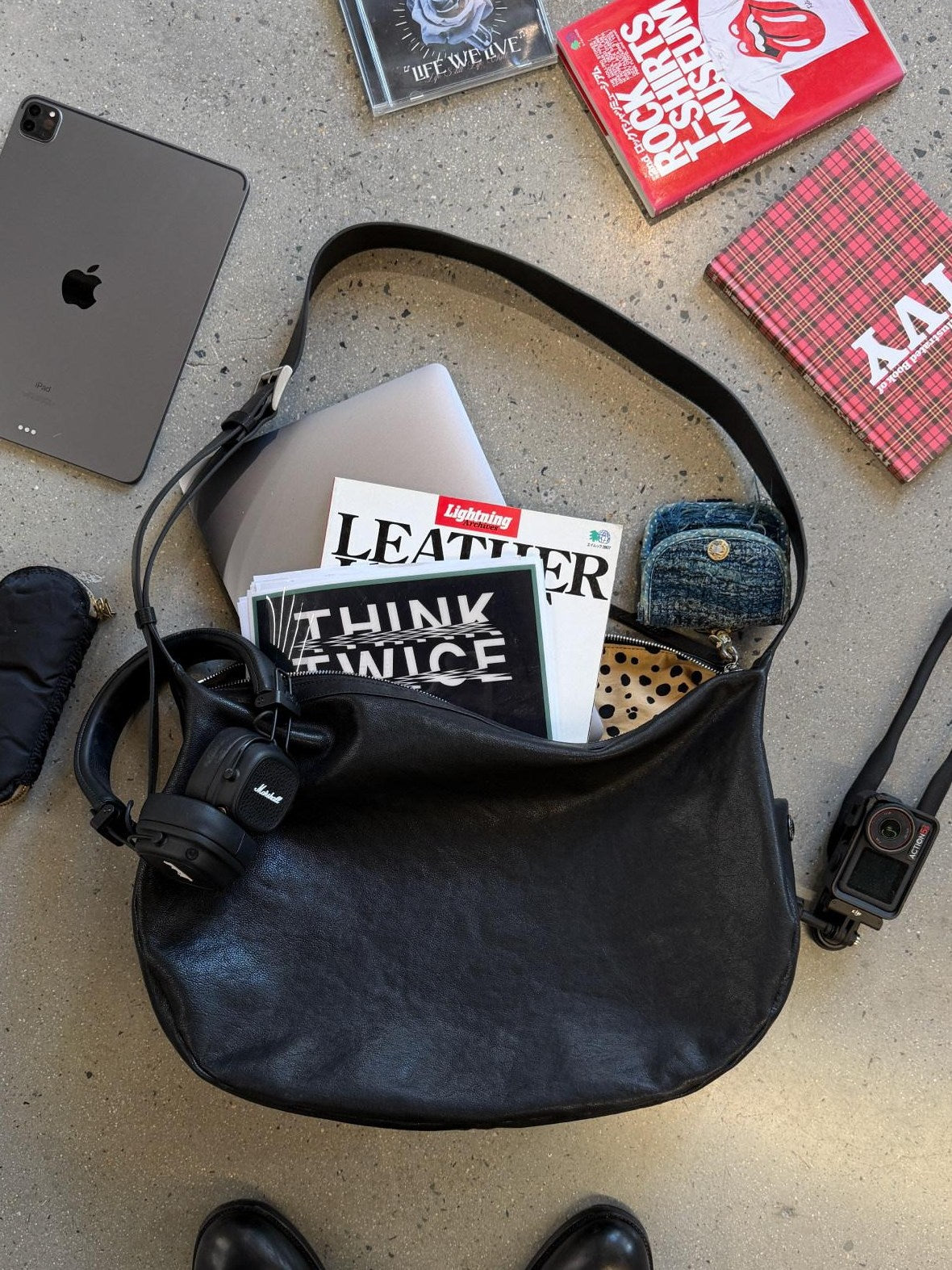SUPERTOFU Genuine Cowhide Leather Sleek Minimalist Crossbody For Everyday Black Bags