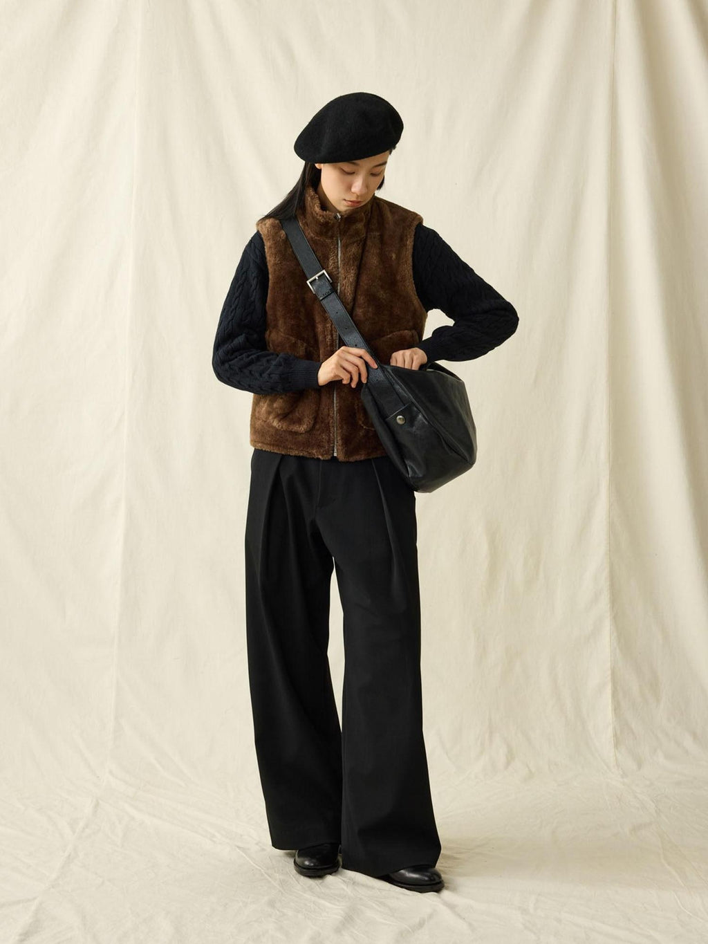 SUPERTOFU Genuine Cowhide Leather Sleek Minimalist Crossbody For Everyday Black Bags