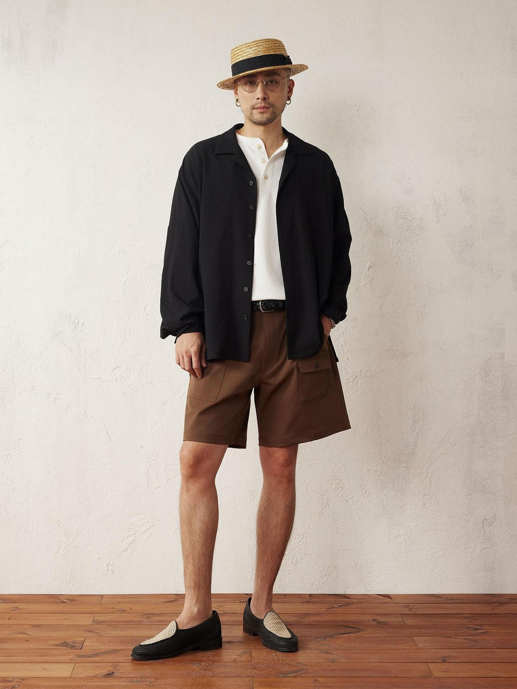 SUPERTOFU Lightweight Polyester Relaxed Mid Rise Casual Solid Black Brown Short Trousers