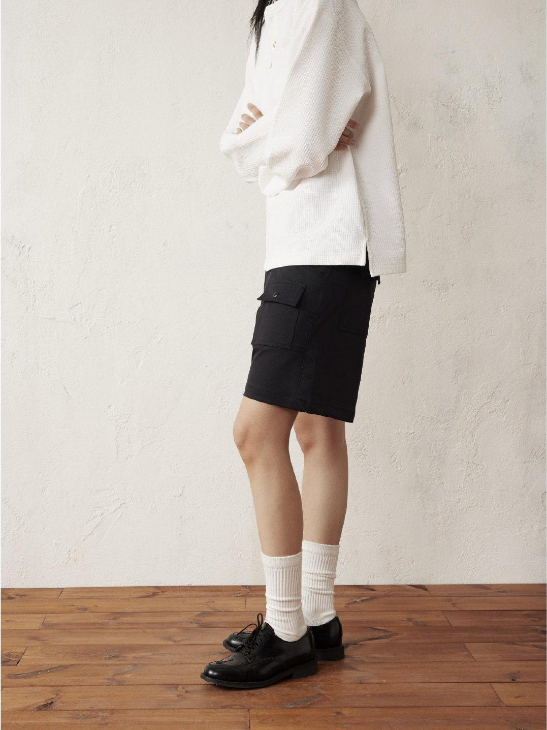 SUPERTOFU Lightweight Polyester Relaxed Mid Rise Casual Solid Black Brown Short Trousers