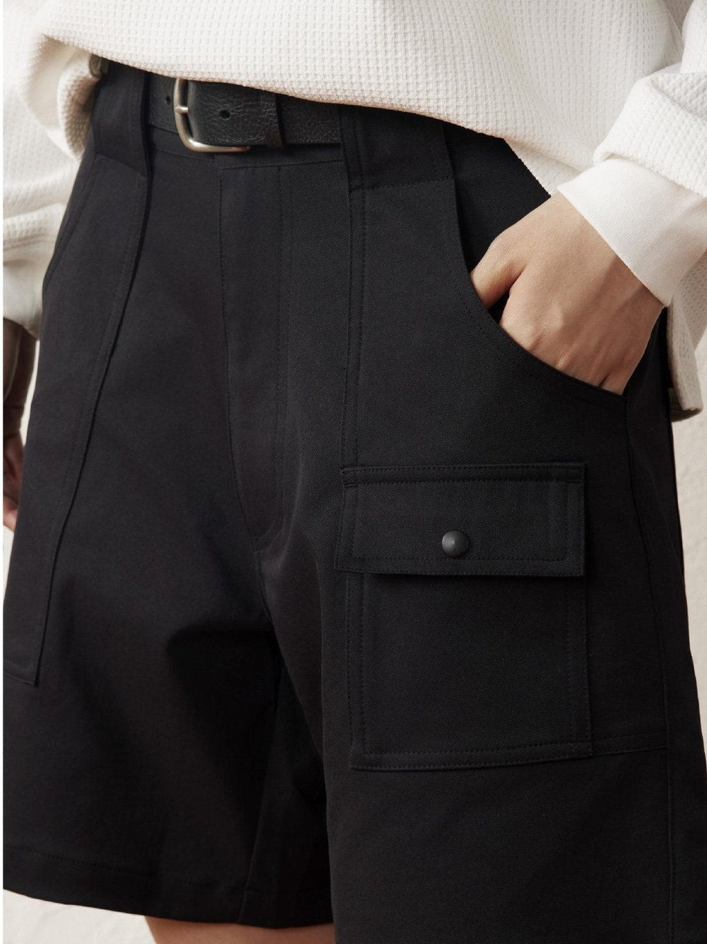 SUPERTOFU Lightweight Polyester Relaxed Mid Rise Casual Solid Black Brown Short Trousers