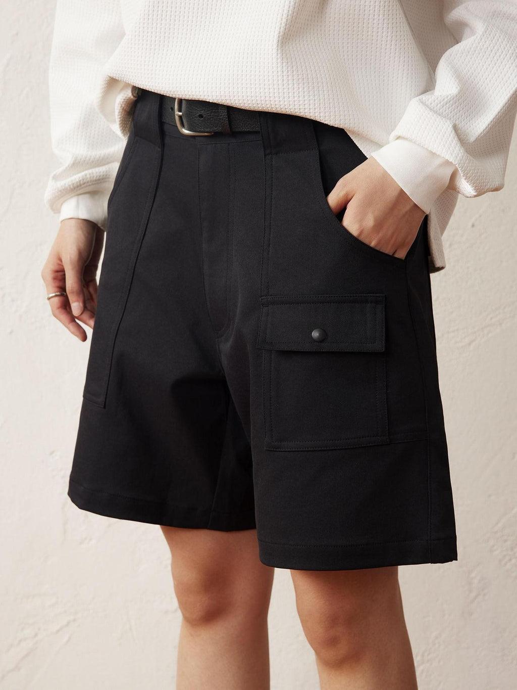 SUPERTOFU Lightweight Polyester Relaxed Mid Rise Casual Solid Black Brown Short Trousers