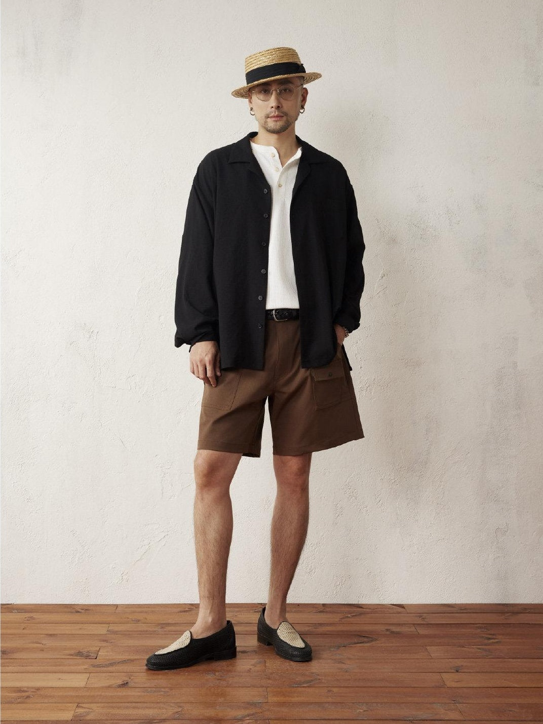 SUPERTOFU Lightweight Polyester Relaxed Mid Rise Casual Solid Black Brown Short Trousers