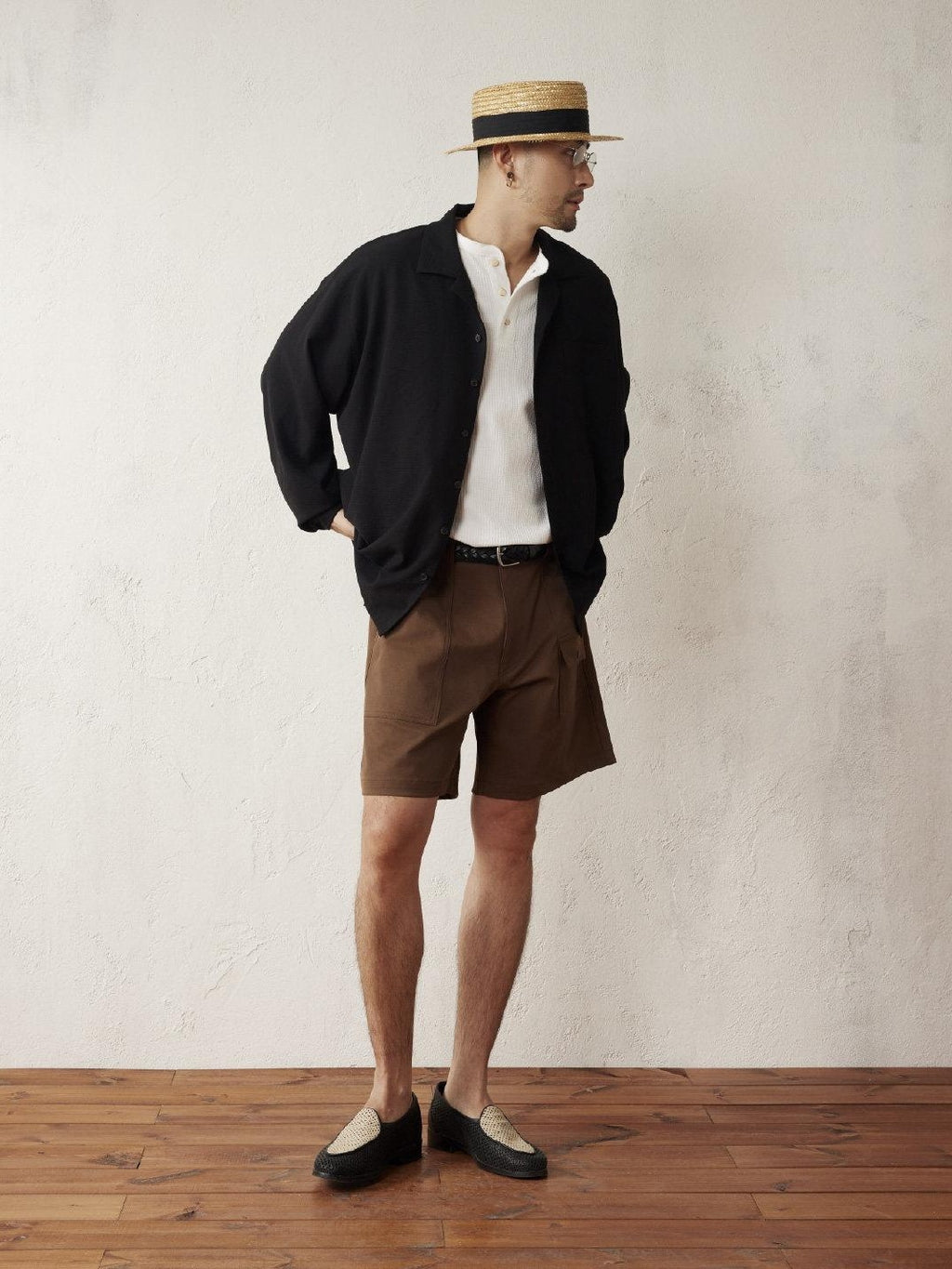 SUPERTOFU Lightweight Polyester Relaxed Mid Rise Casual Solid Black Brown Short Trousers