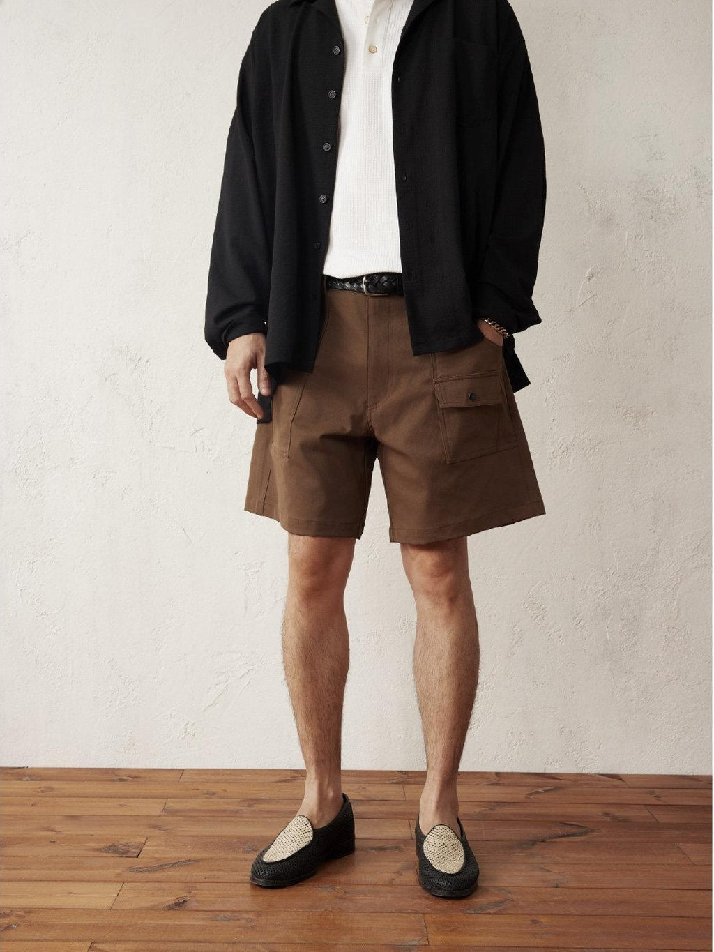 SUPERTOFU Lightweight Polyester Relaxed Mid Rise Casual Solid Black Brown Short Trousers