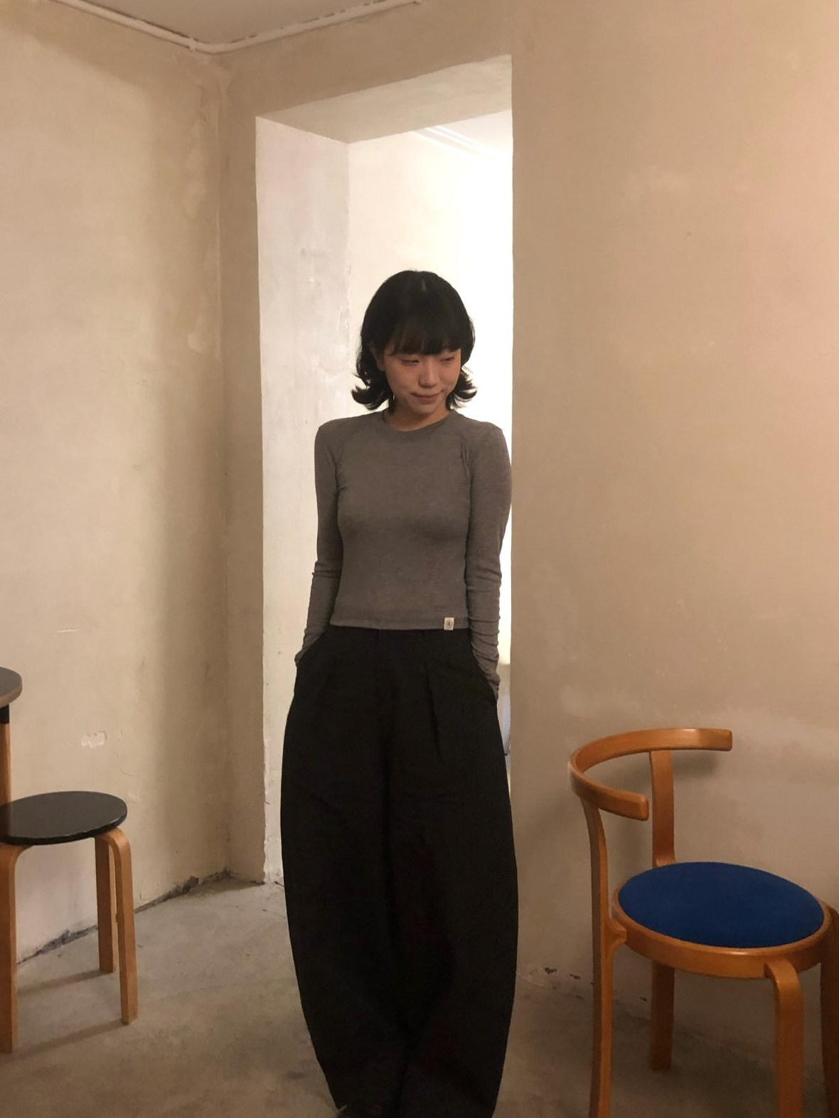 SUPERTOFU Lyocell Merino Slim Cropped Crewneck Knit Black Heather Long Sleeve T-Shirts