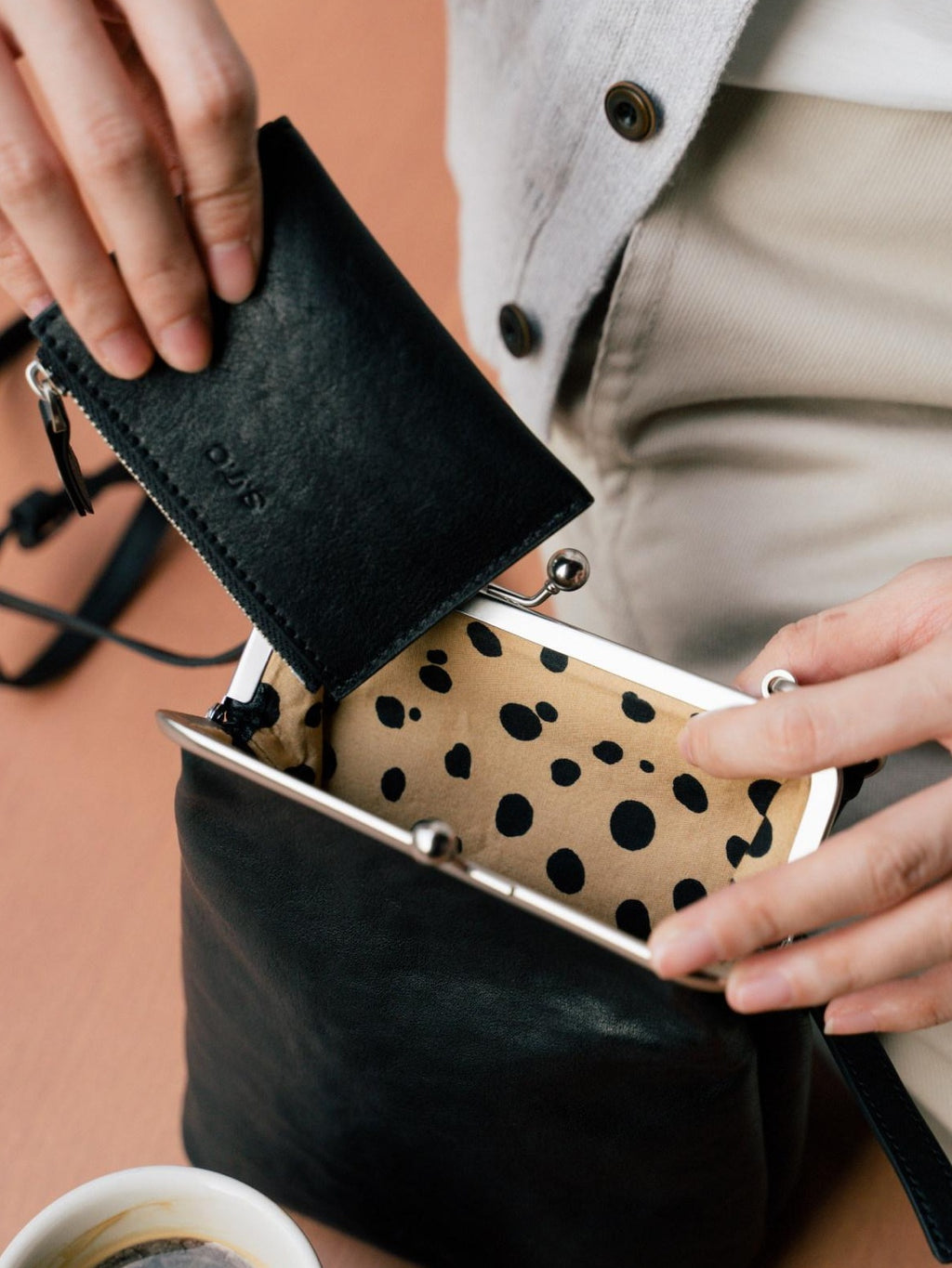 SUPERTOFU Premium Cowhide Leather Structured Stylish Office Black Tote Bags
