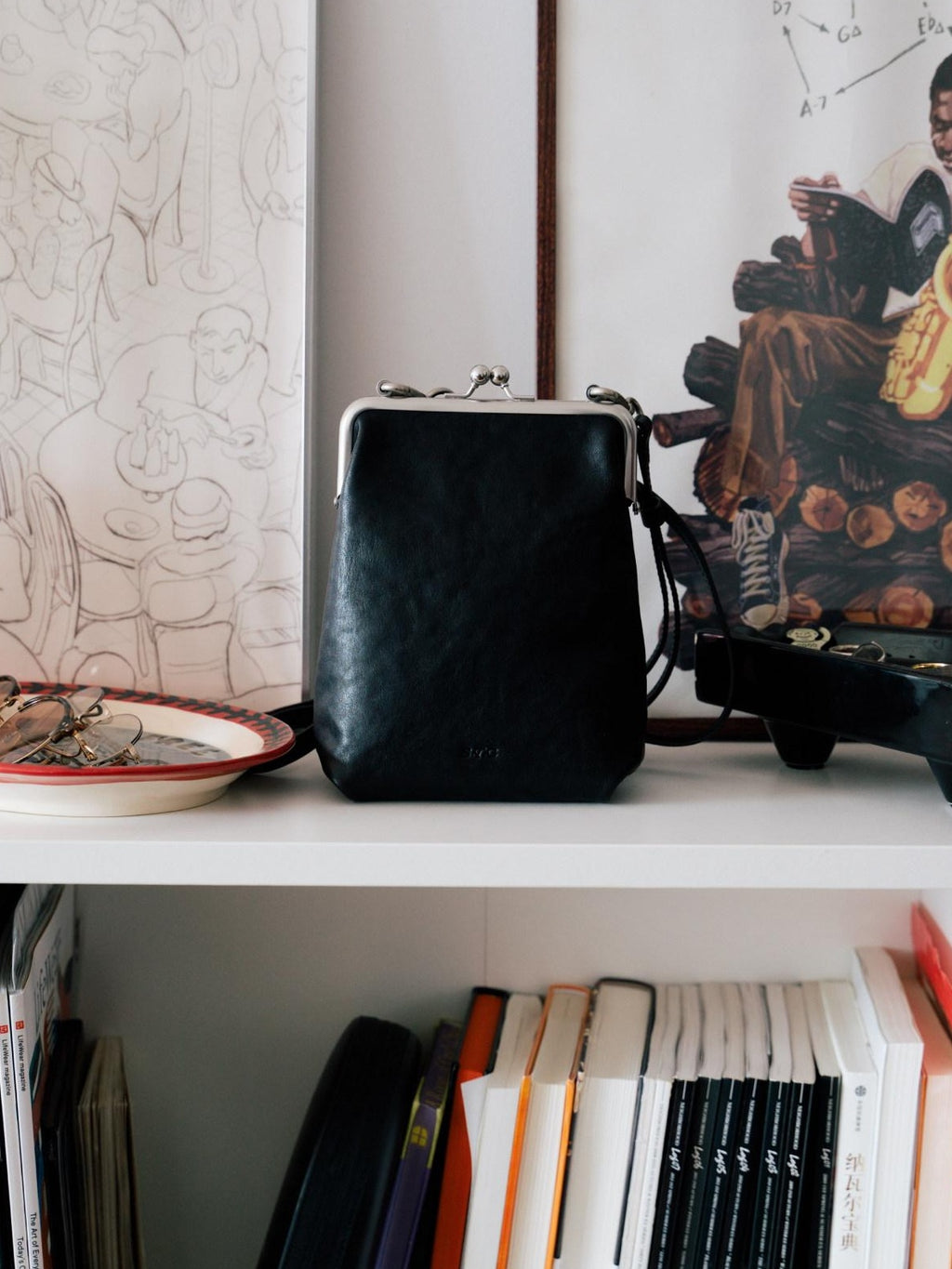 SUPERTOFU Premium Genuine Cowhide Leather Crossbody Sleek Black Everyday Bags