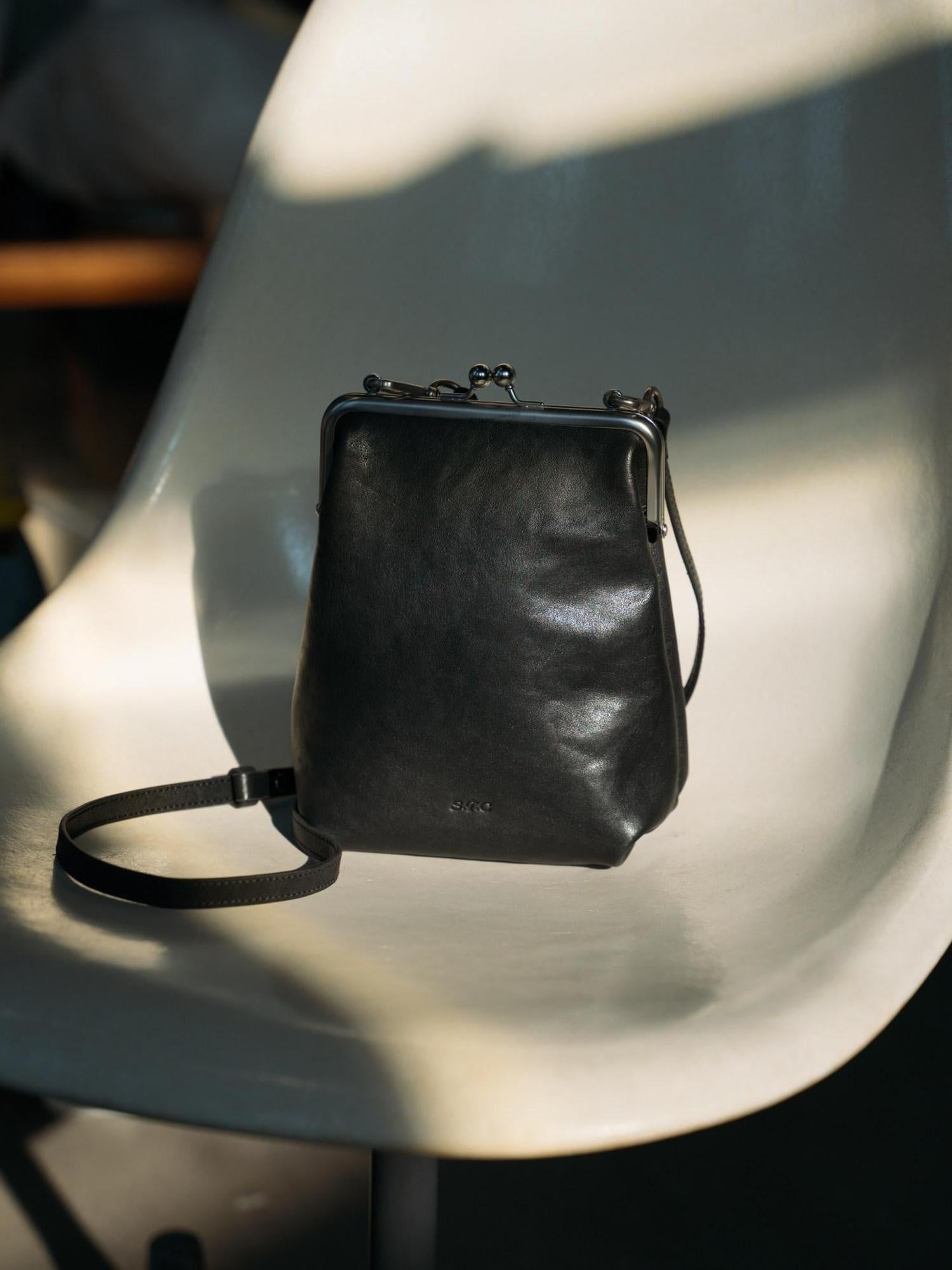SUPERTOFU Premium Genuine Cowhide Leather Crossbody Sleek Black Everyday Bags
