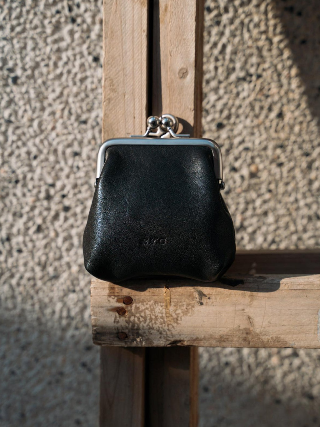 SUPERTOFU Premium Genuine Cowhide Leather Sleek Black Waist Pack Hands Free Travel Bags