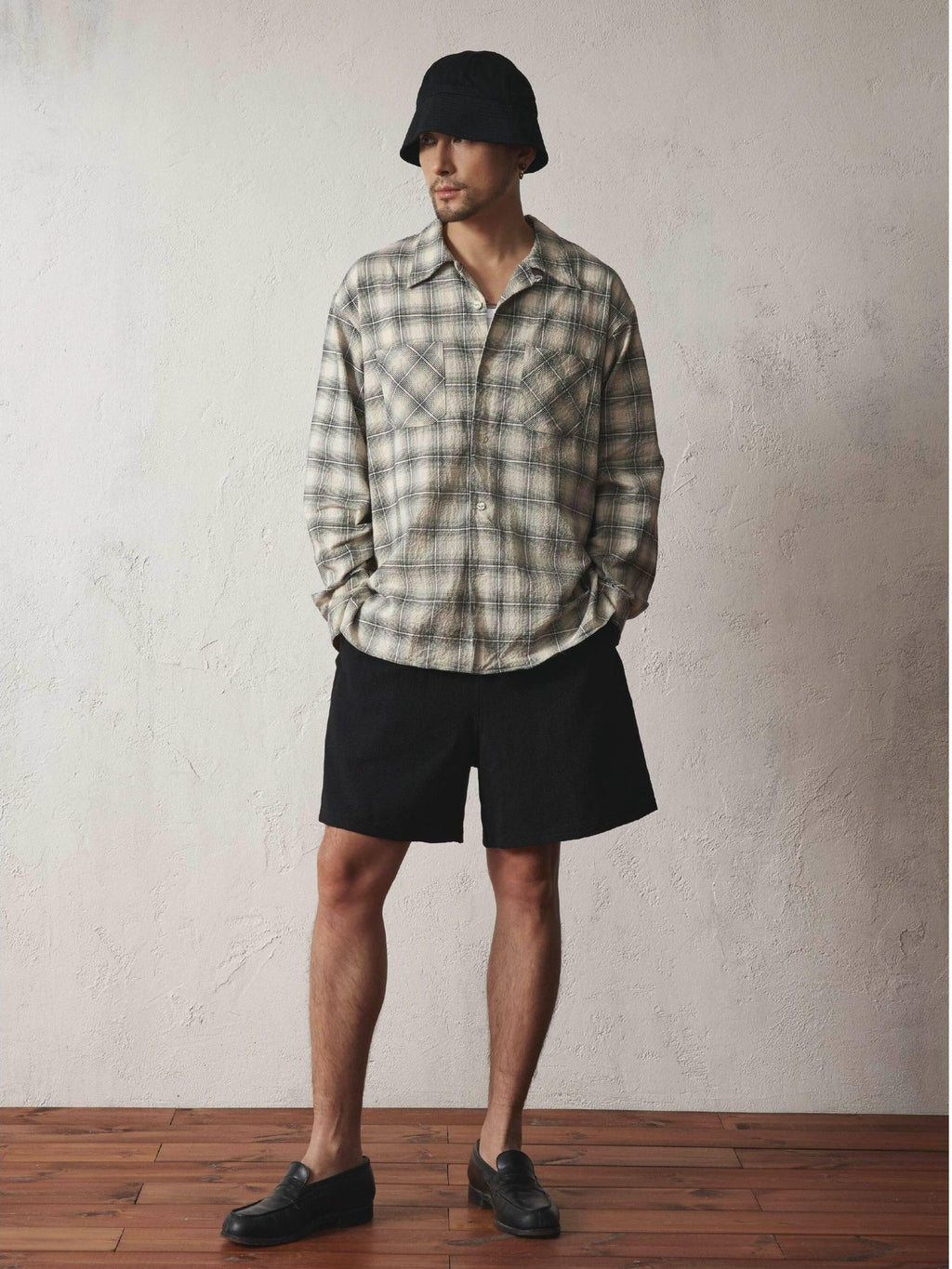 SUPERTOFU Relaxed Fit Cotton Blend Stretch Casual Solid Black Navy Short Trousers