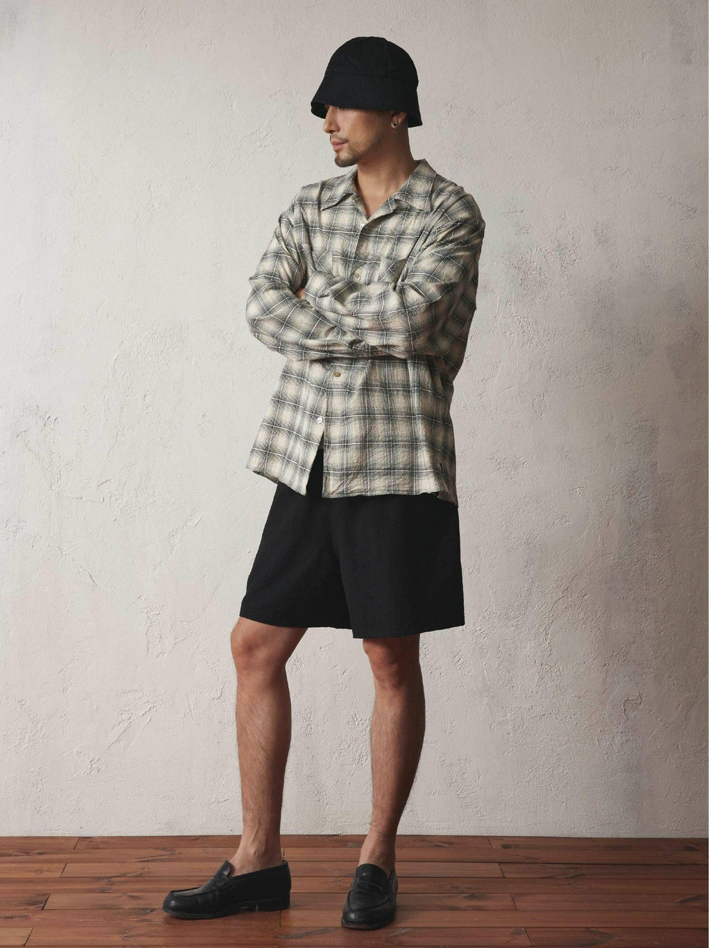 SUPERTOFU Relaxed Fit Cotton Blend Stretch Casual Solid Black Navy Short Trousers