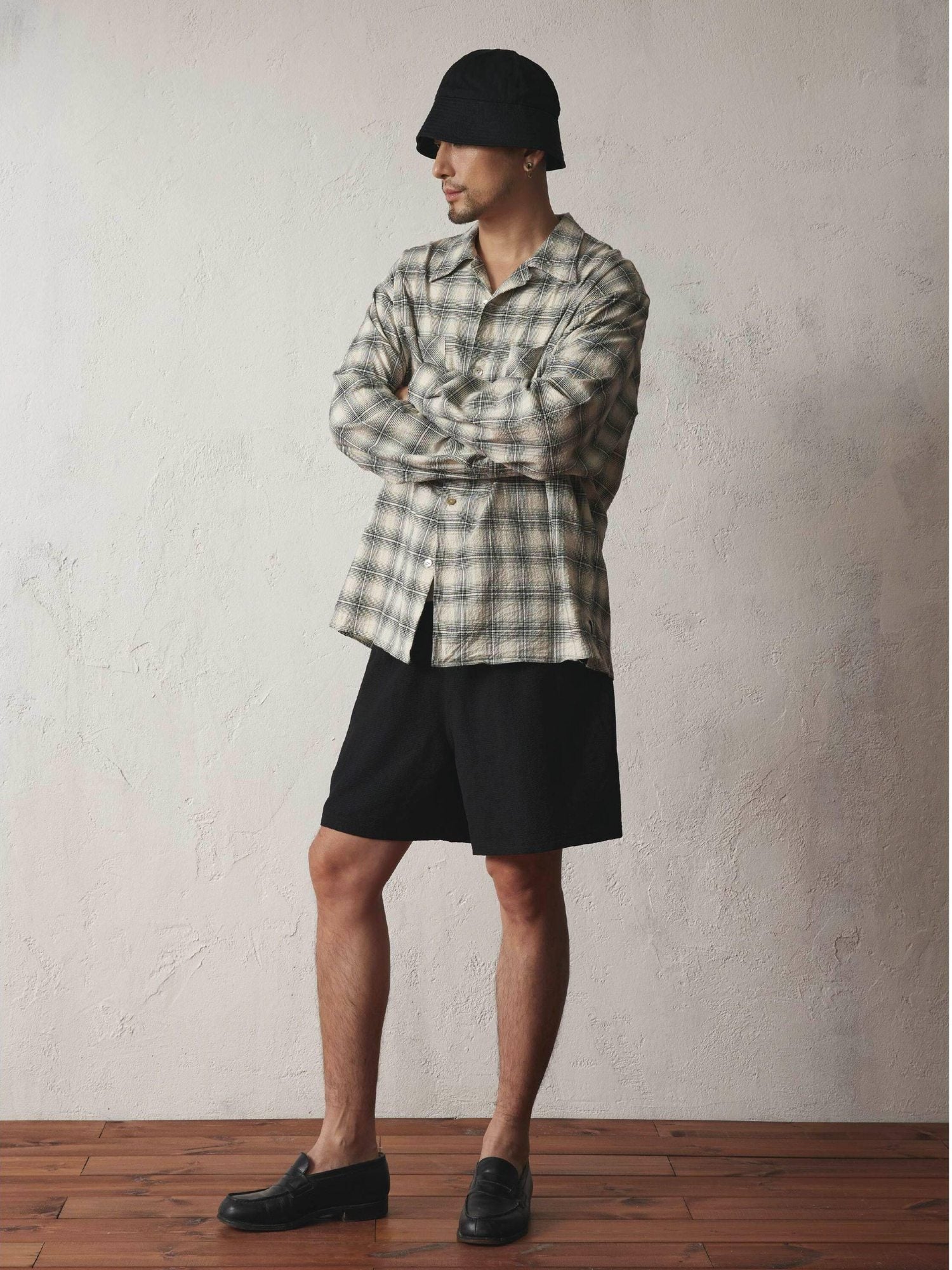 SUPERTOFU Relaxed Fit Cotton Blend Stretch Casual Solid Black Navy Short Trousers
