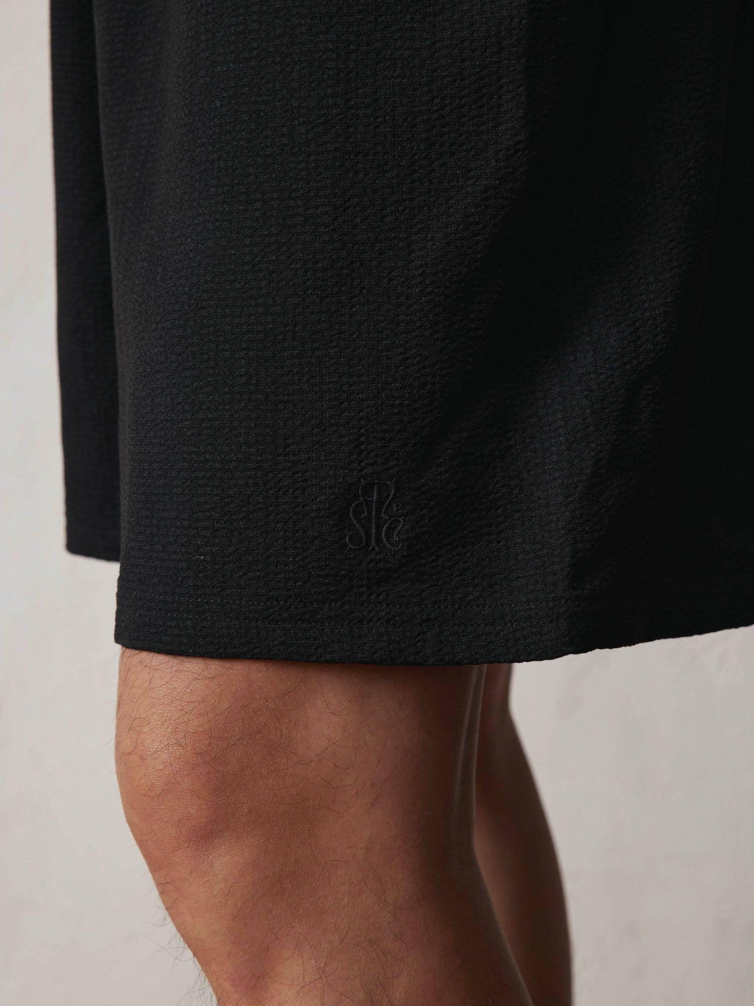 SUPERTOFU Relaxed Fit Cotton Blend Stretch Casual Solid Black Navy Short Trousers