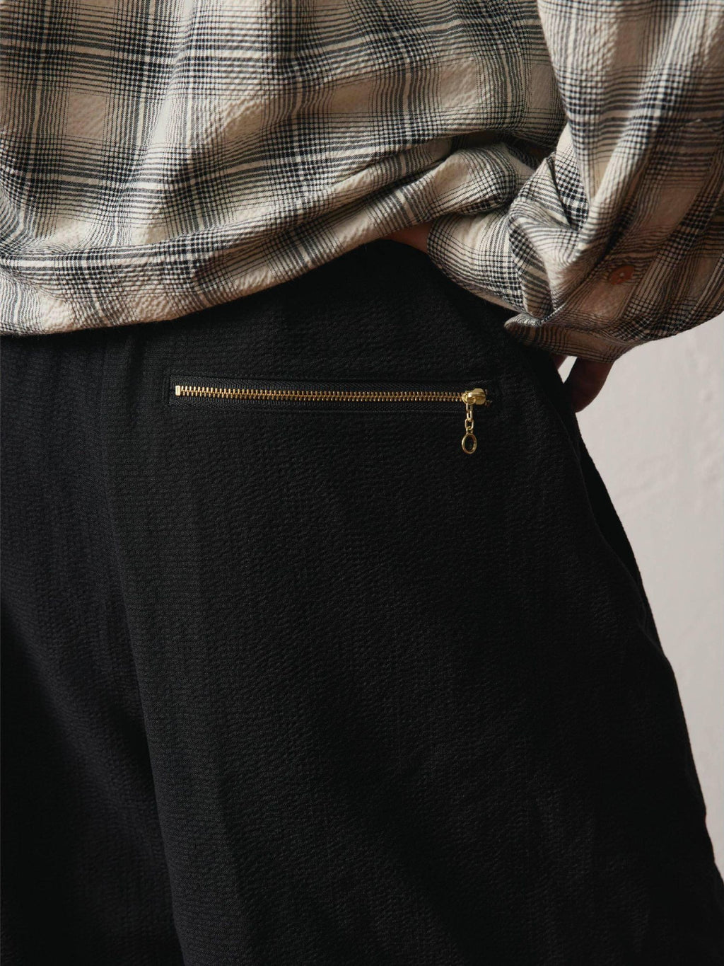 SUPERTOFU Relaxed Fit Cotton Blend Stretch Casual Solid Black Navy Short Trousers