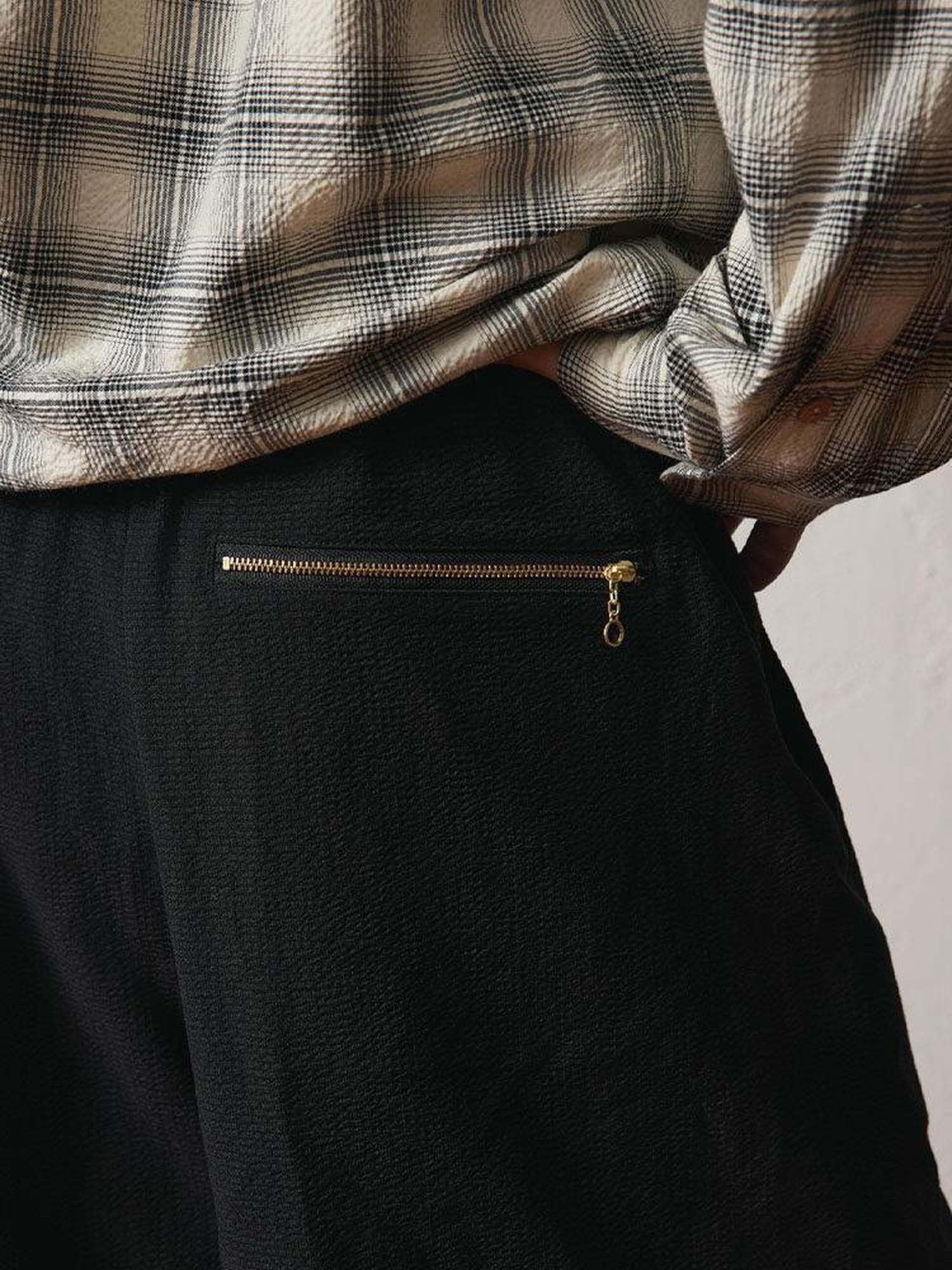 SUPERTOFU Relaxed Fit Cotton Blend Stretch Casual Solid Black Navy Short Trousers