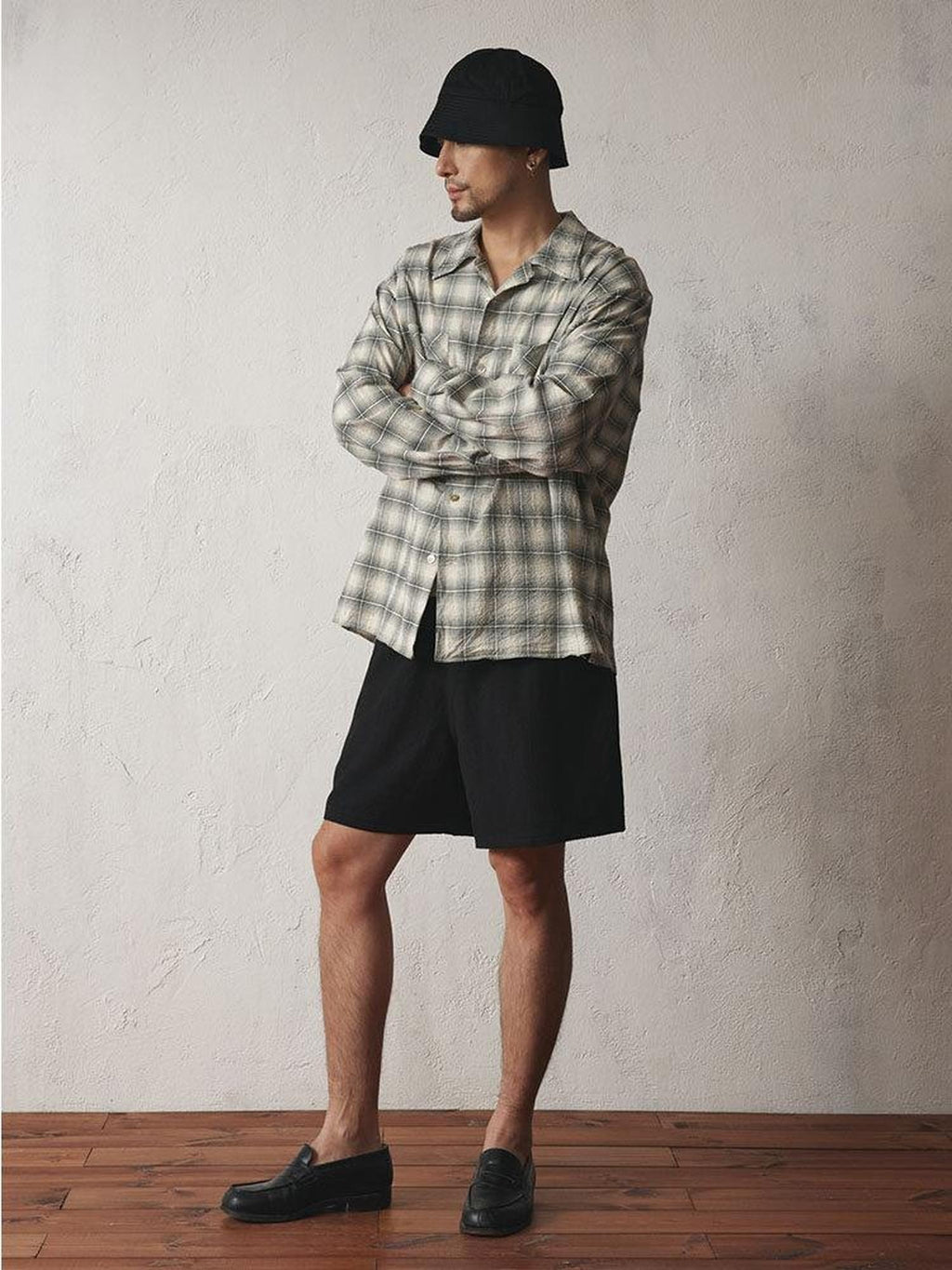 SUPERTOFU Relaxed Fit Cotton Blend Stretch Casual Solid Black Navy Short Trousers