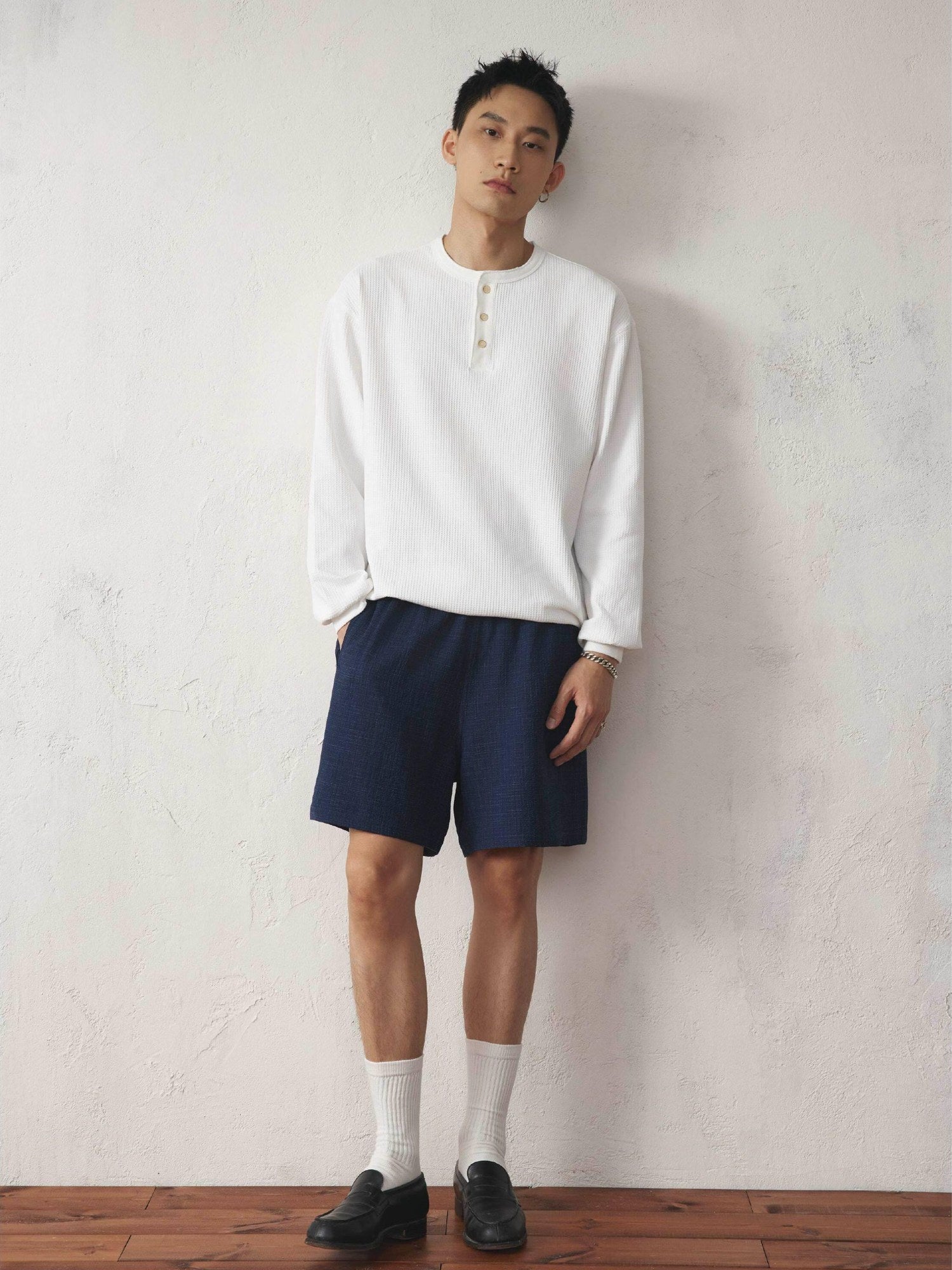 SUPERTOFU Relaxed Fit Cotton Blend Stretch Casual Solid Black Navy Short Trousers