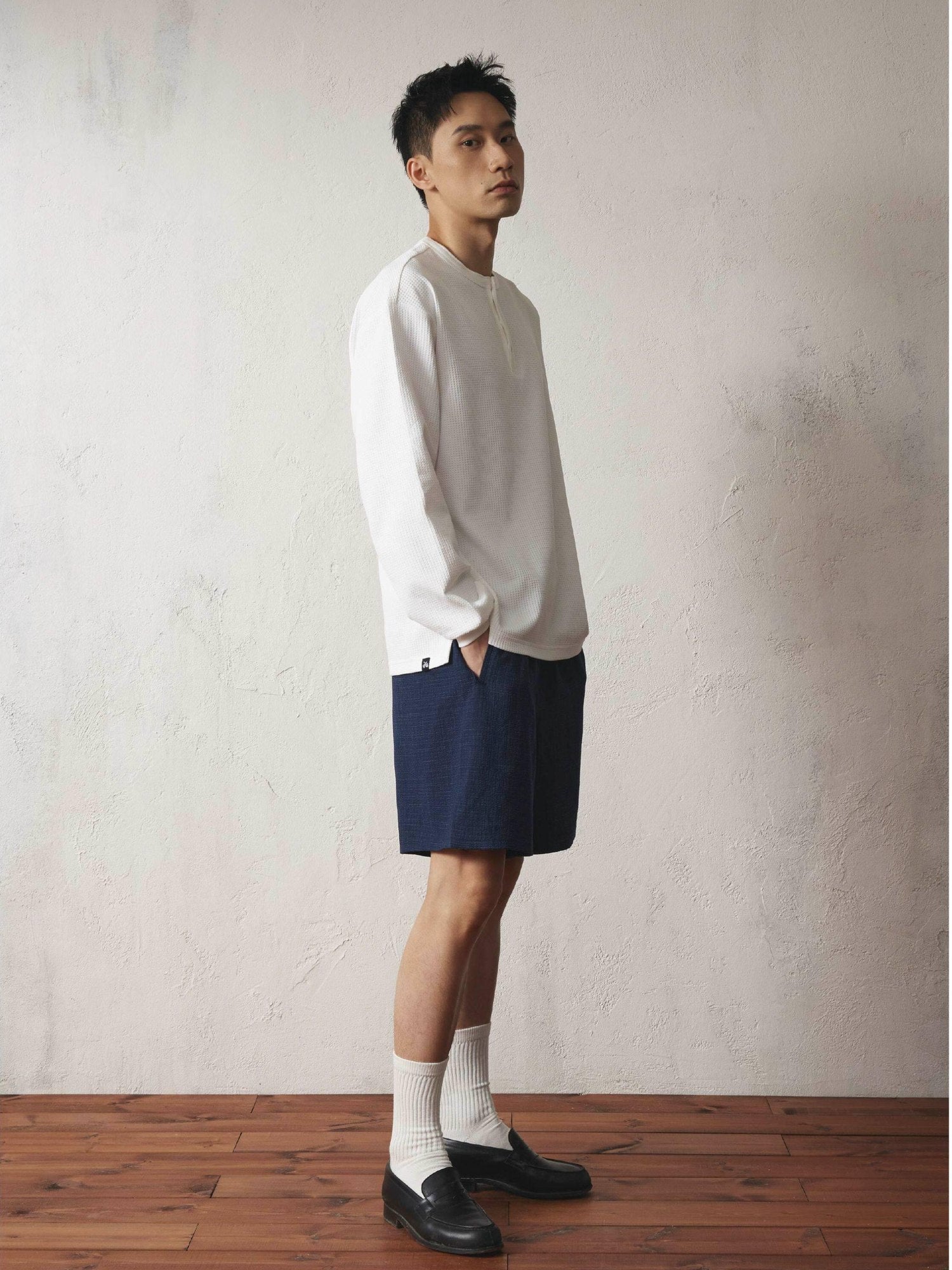 SUPERTOFU Relaxed Fit Cotton Blend Stretch Casual Solid Black Navy Short Trousers