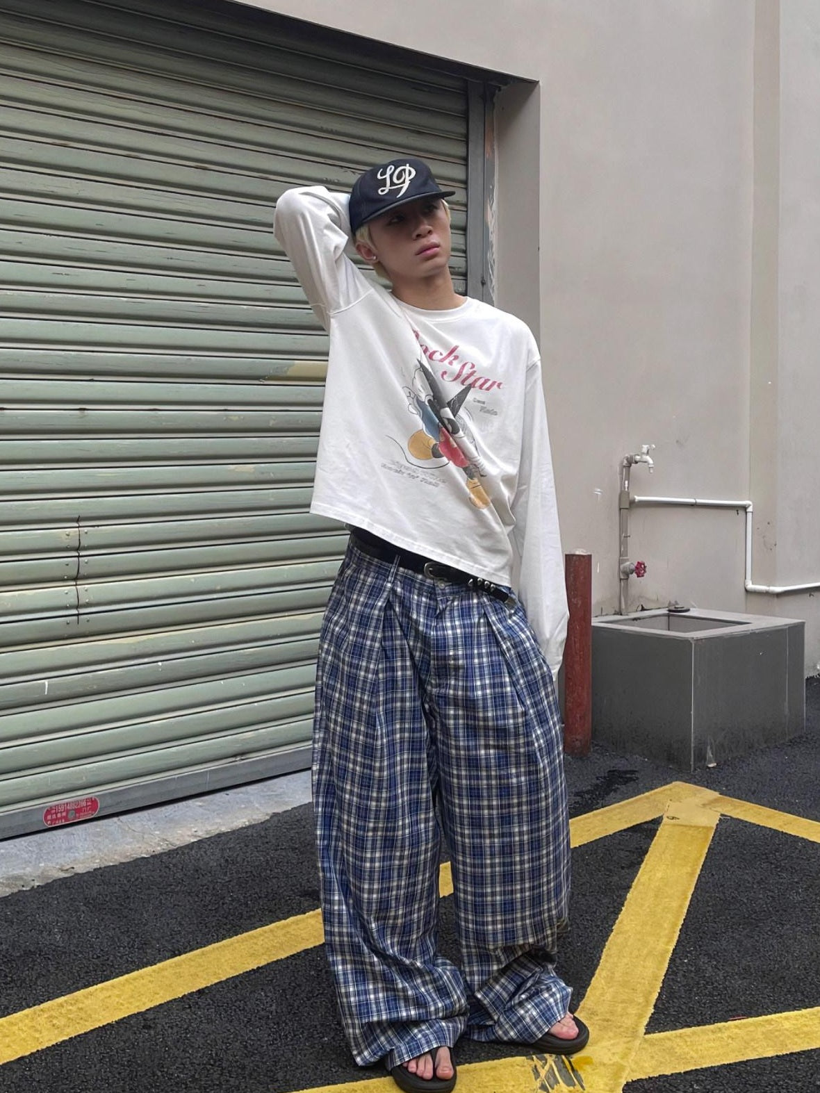 SUPERTOFU Soft 100 Percent Cotton Loose Straight Leg Zipper Fly Unisex Retro Plaid Chinos