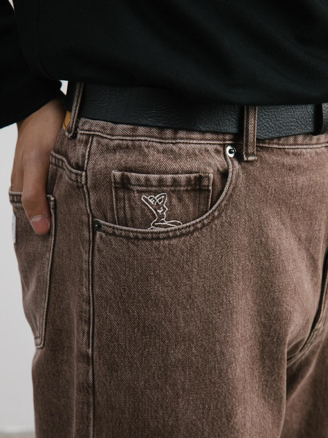 SUPERTOFU Vintage Washed Embroidered Mid Rise Relaxed Cotton Zip Fly Black Straight Jeans
