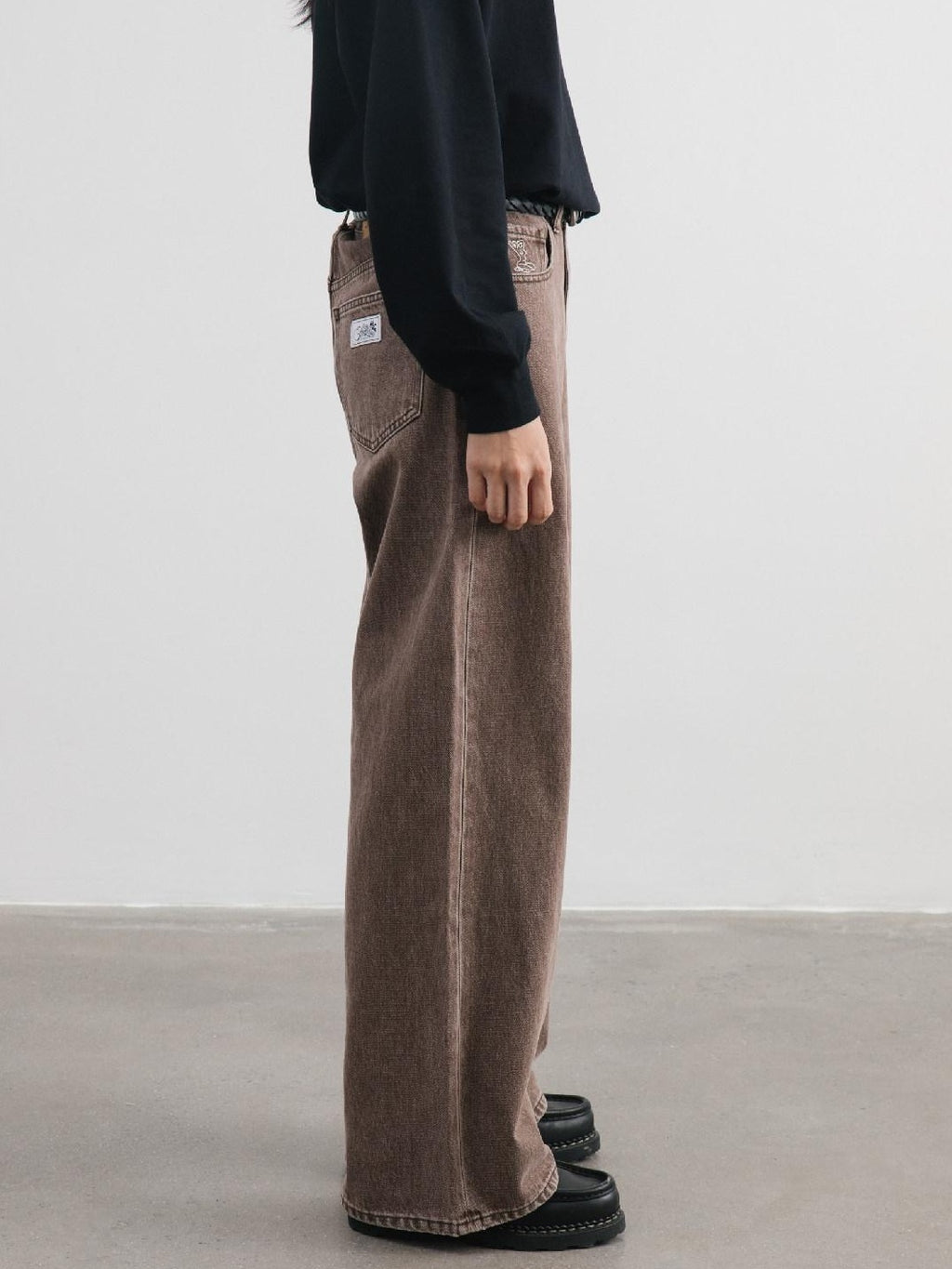SUPERTOFU Vintage Washed Embroidered Mid Rise Relaxed Cotton Zip Fly Black Straight Jeans